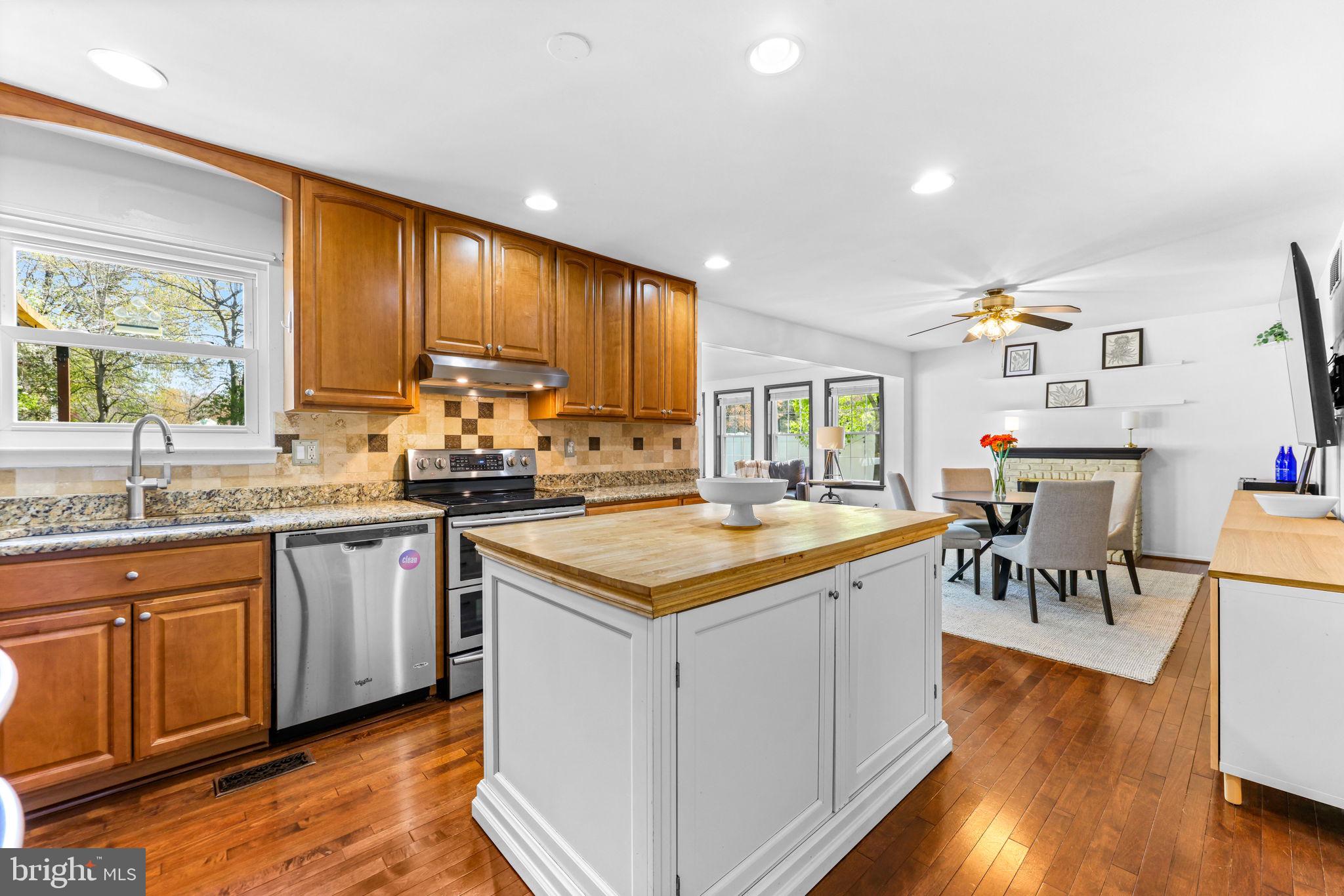 FOX CHASE - Residential