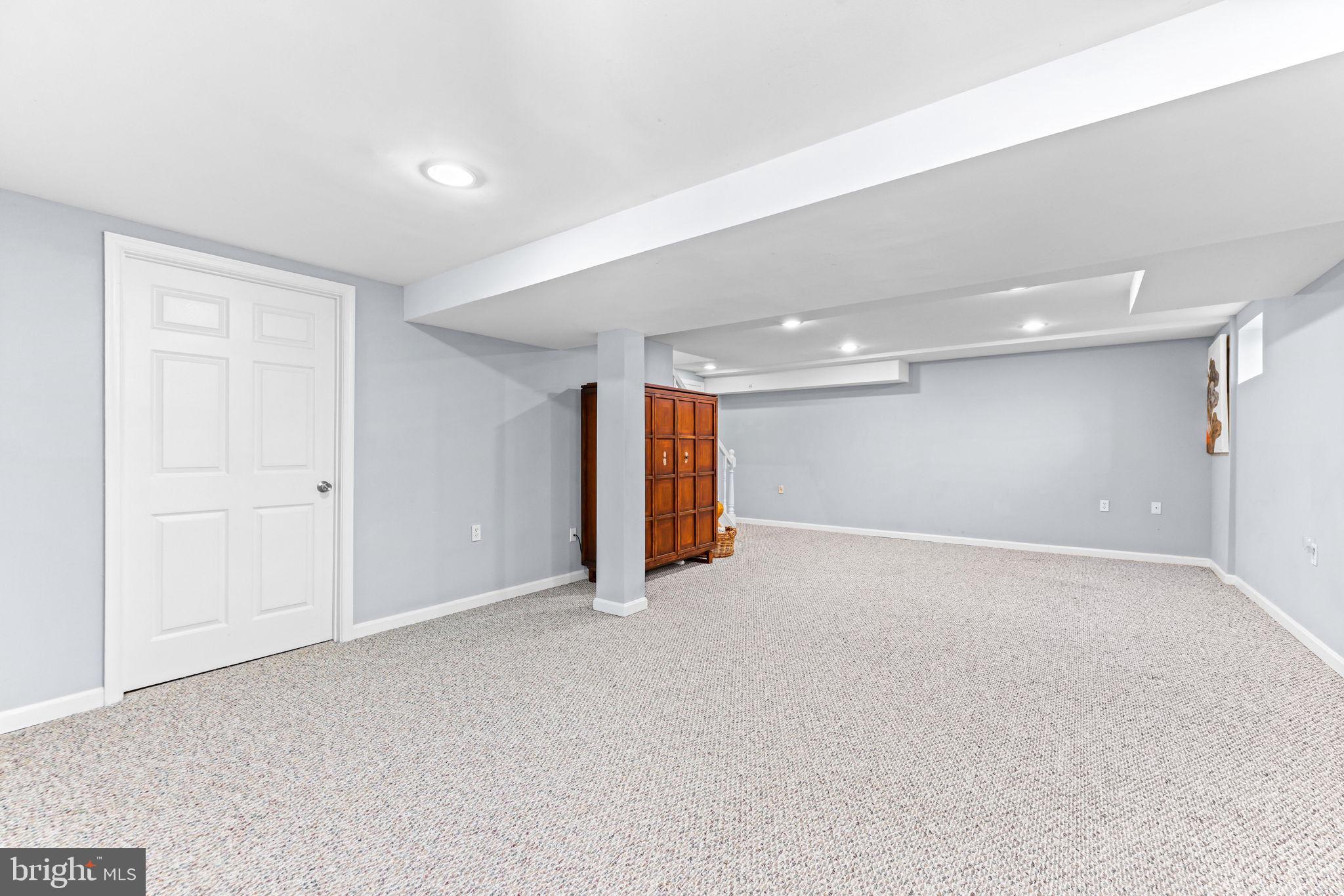 FOX CHASE - Residential