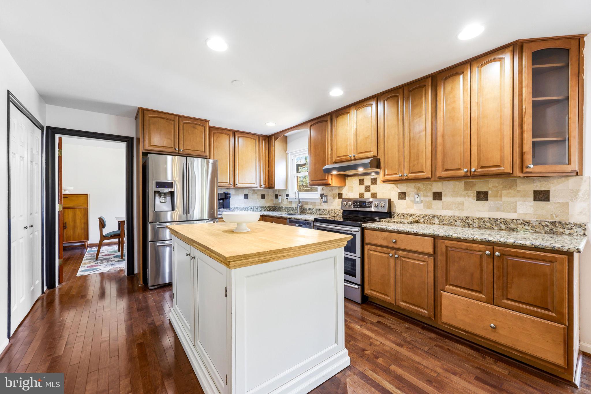 FOX CHASE - Residential