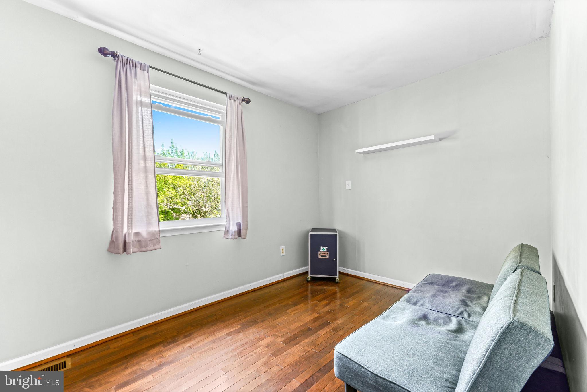 FOX CHASE - Residential