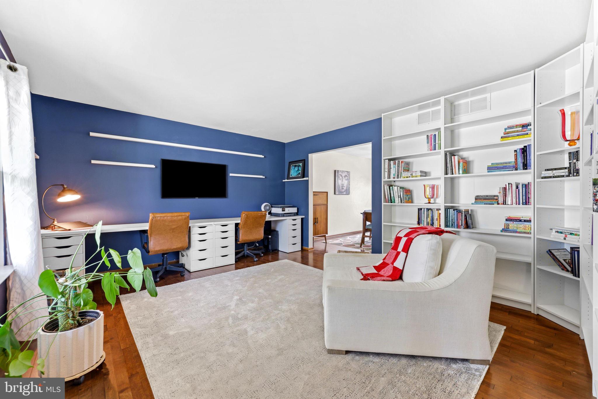 FOX CHASE - Residential