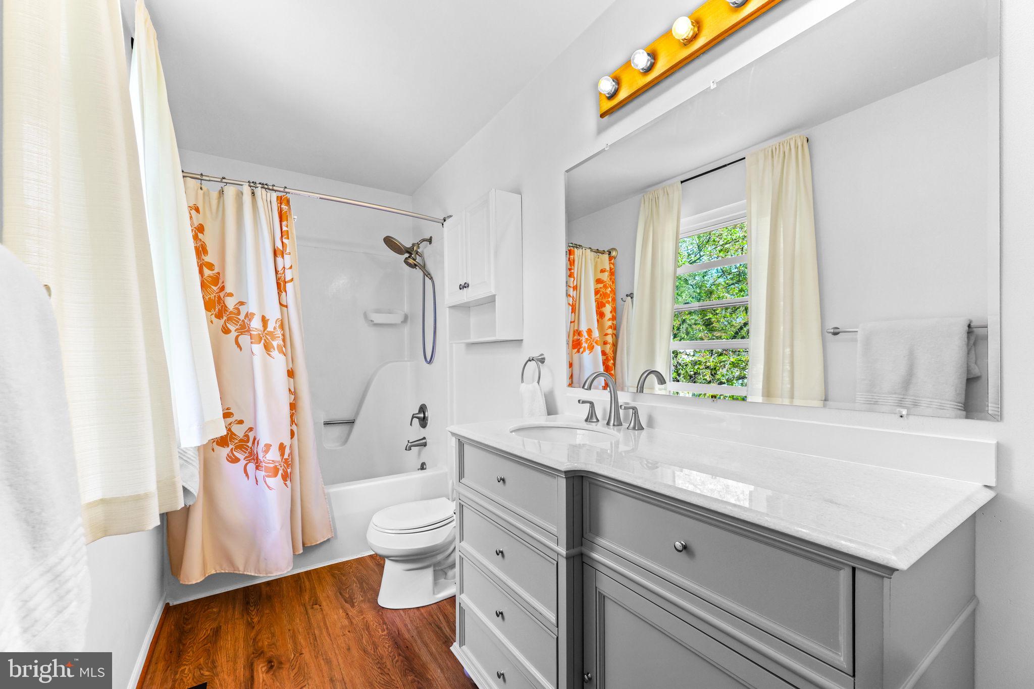 FOX CHASE - Residential