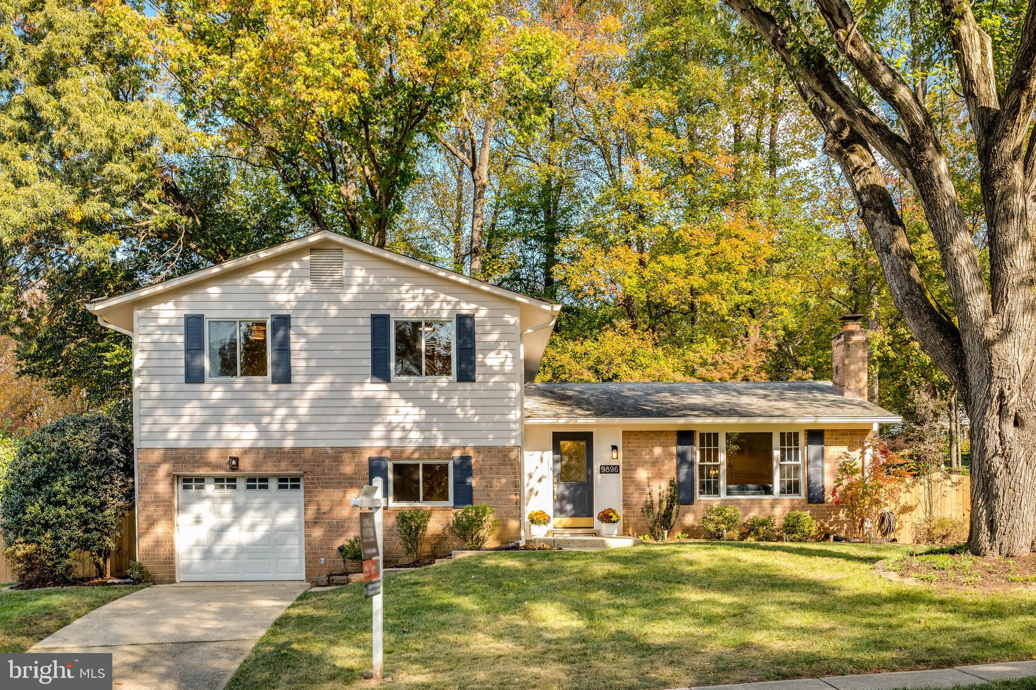 9896 BECKET COURT