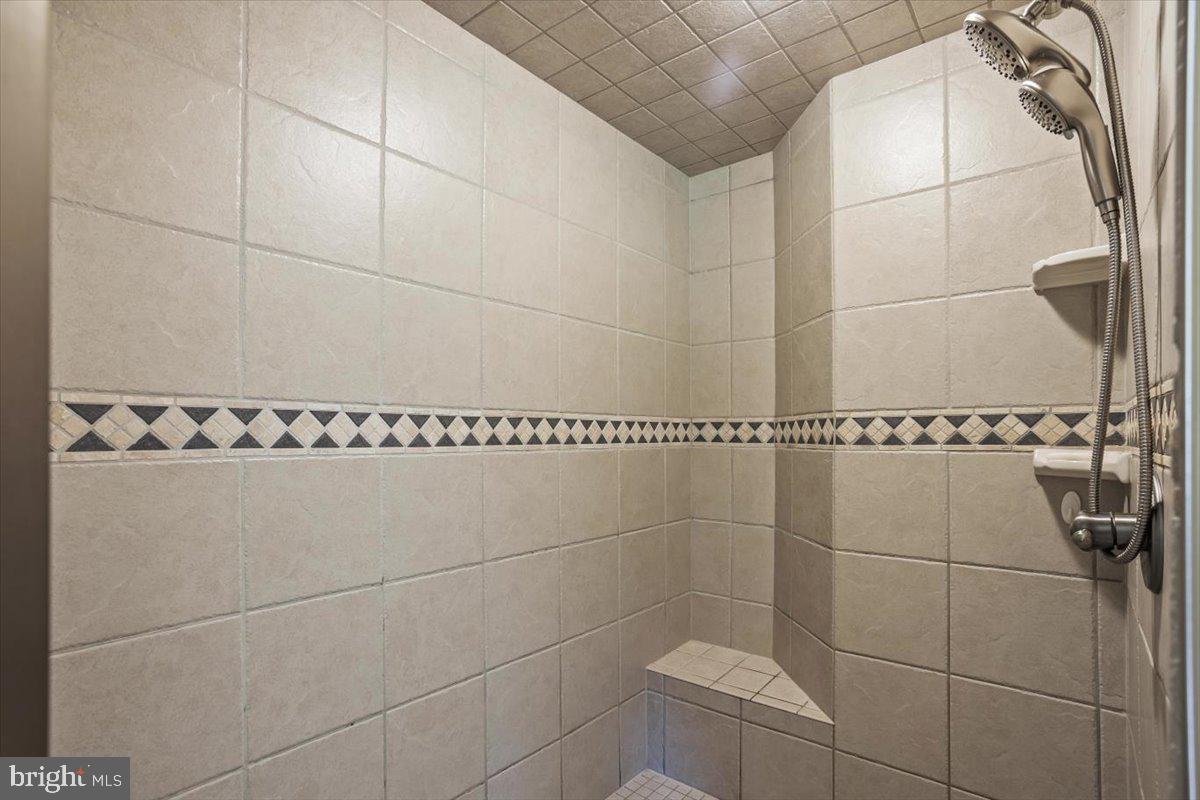 IRON VALLEY ESTATES - Residential