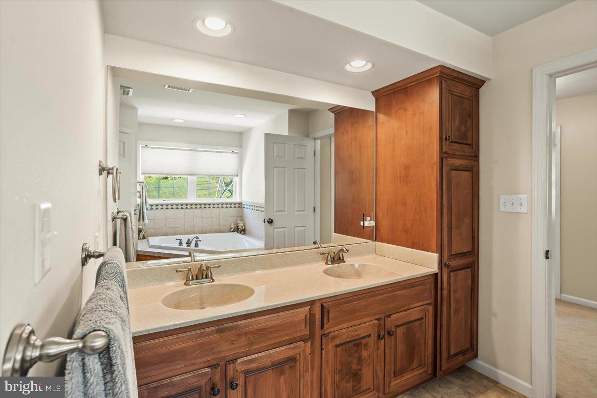 IRON VALLEY ESTATES - Residential