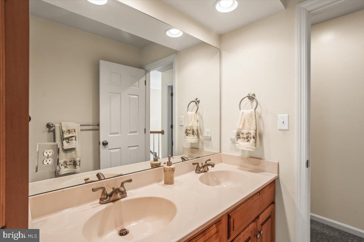 IRON VALLEY ESTATES - Residential