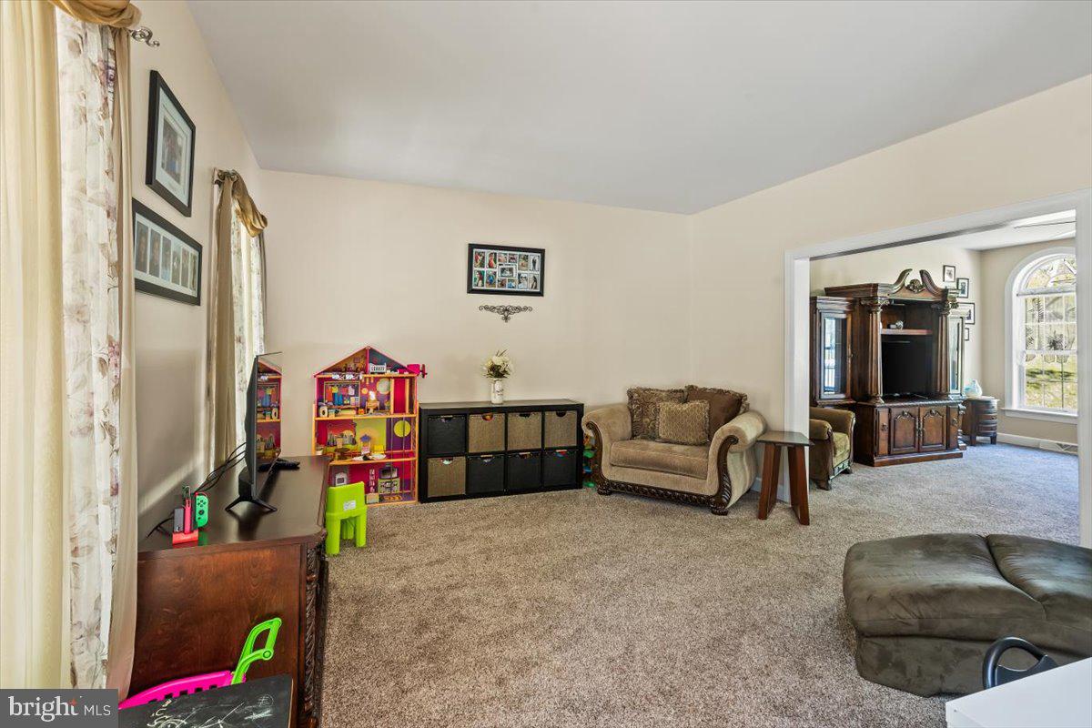 IRON VALLEY ESTATES - Residential