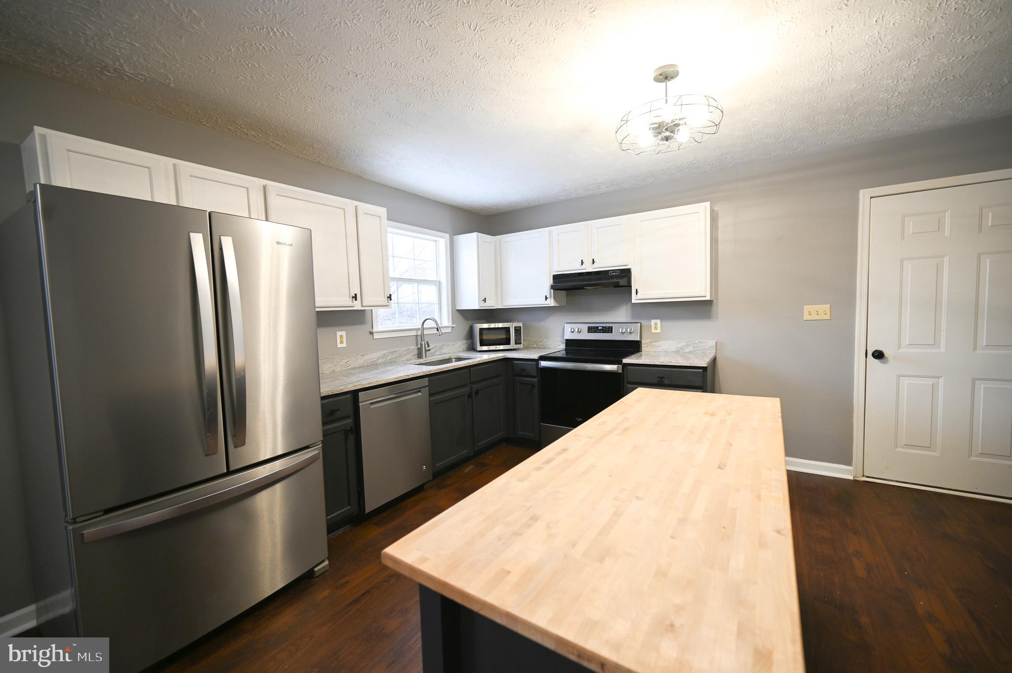 CAVE QUARTERS - Residential