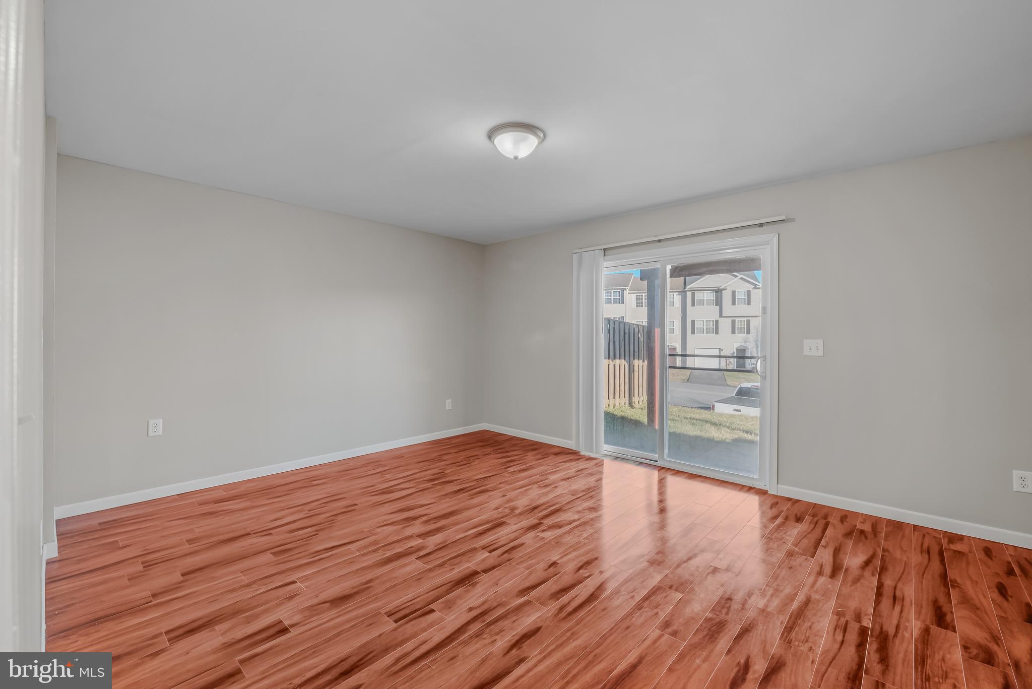 MILLS FARM - Residential