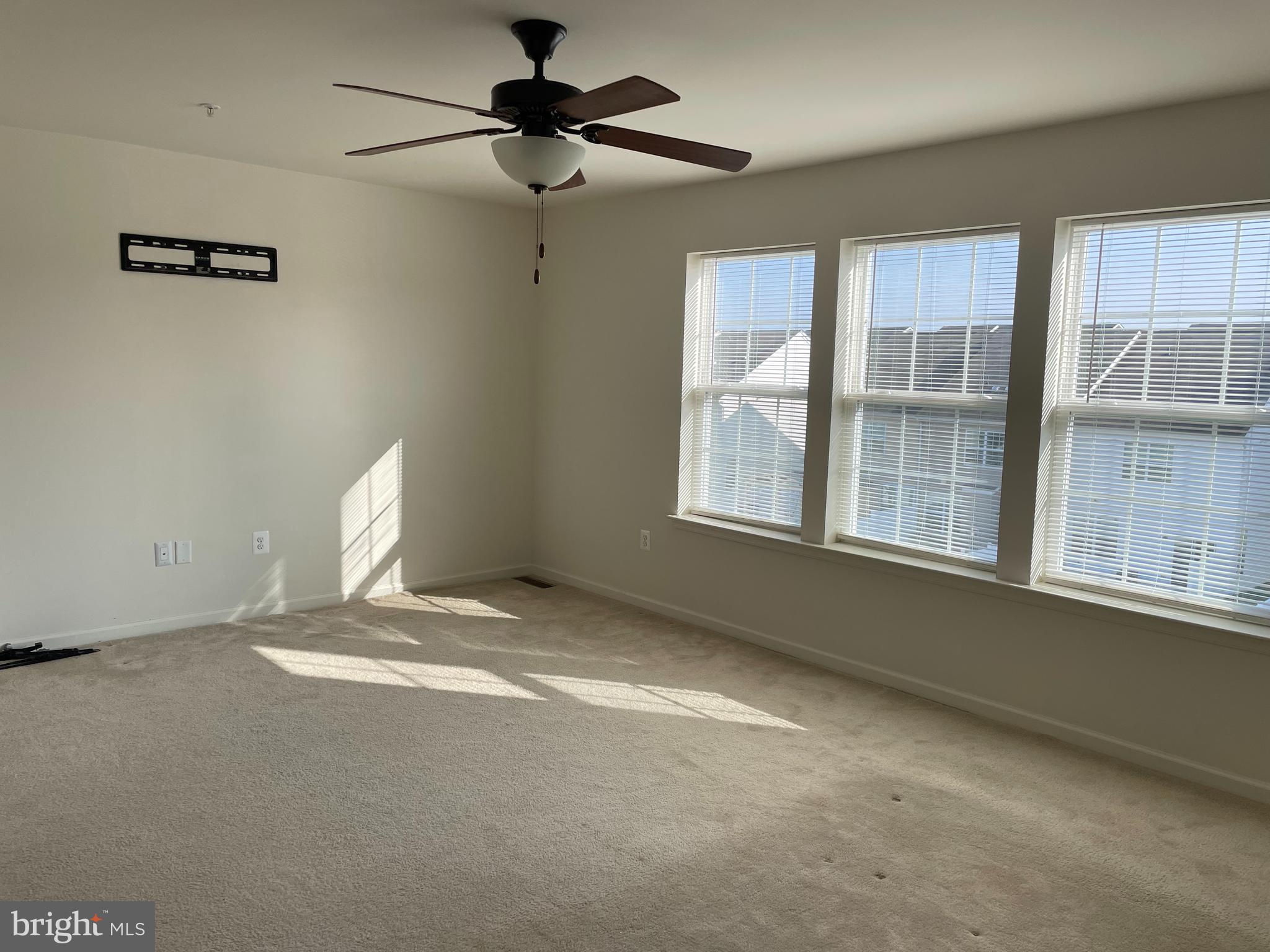 COLLEGIATE ACRES - Residential Lease