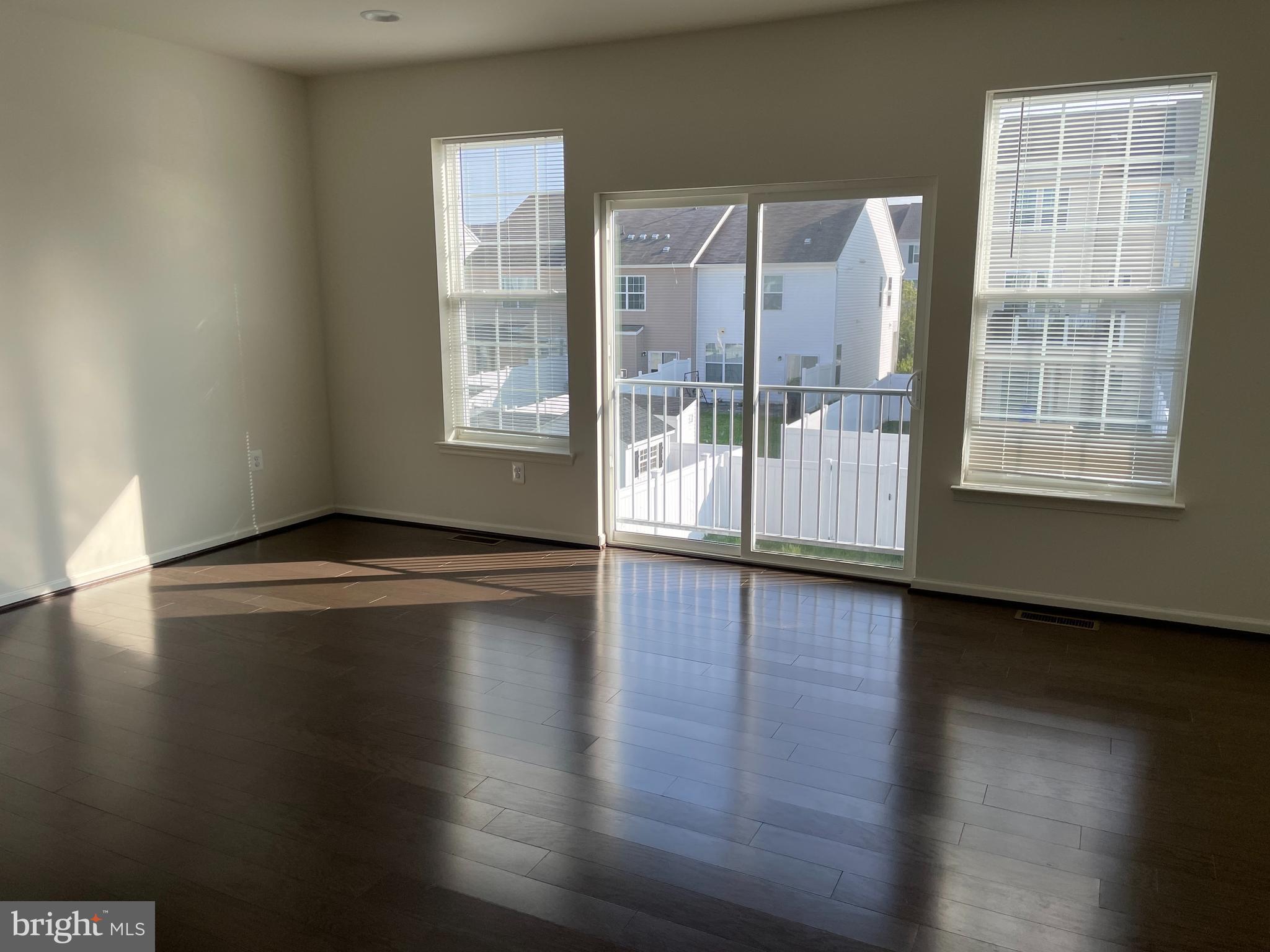 COLLEGIATE ACRES - Residential Lease