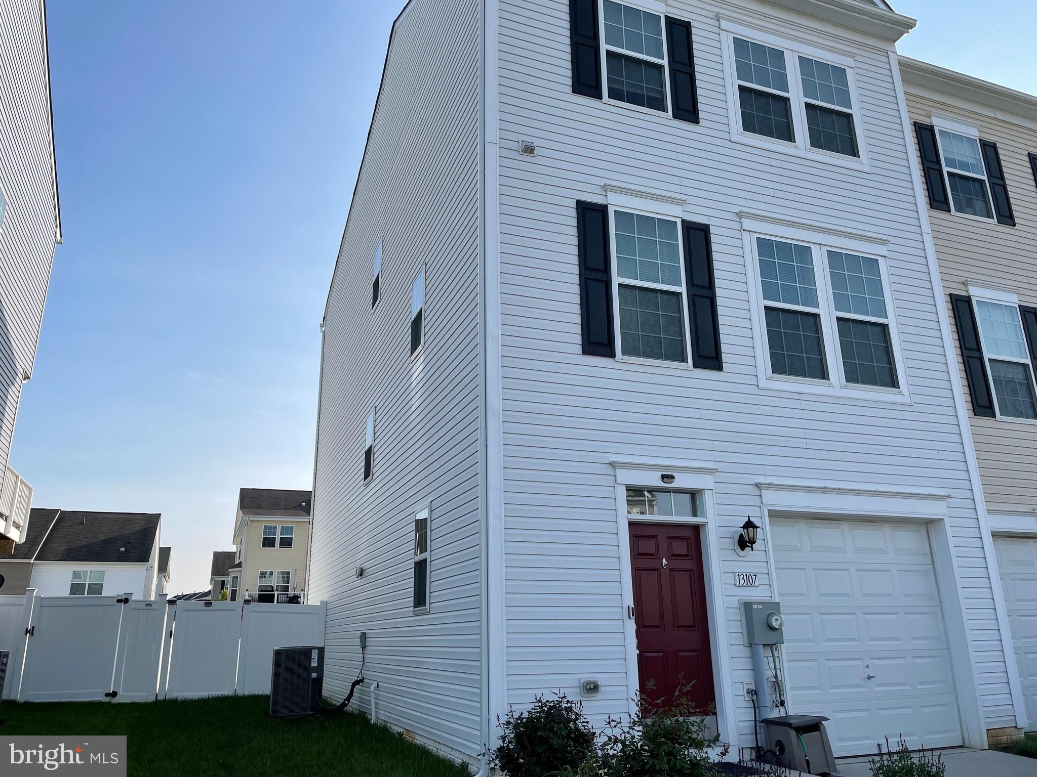 COLLEGIATE ACRES - Residential Lease