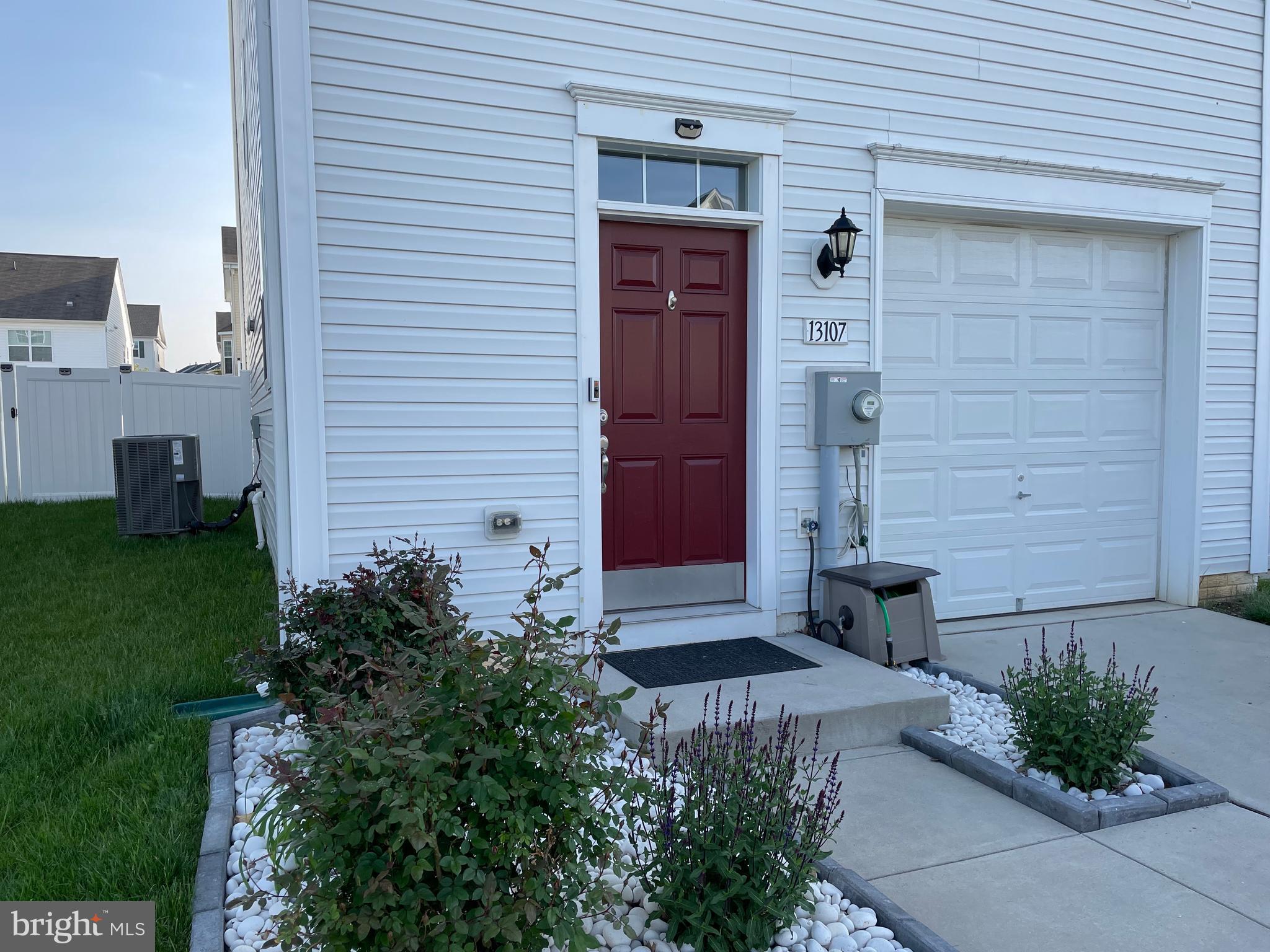 COLLEGIATE ACRES - Residential Lease