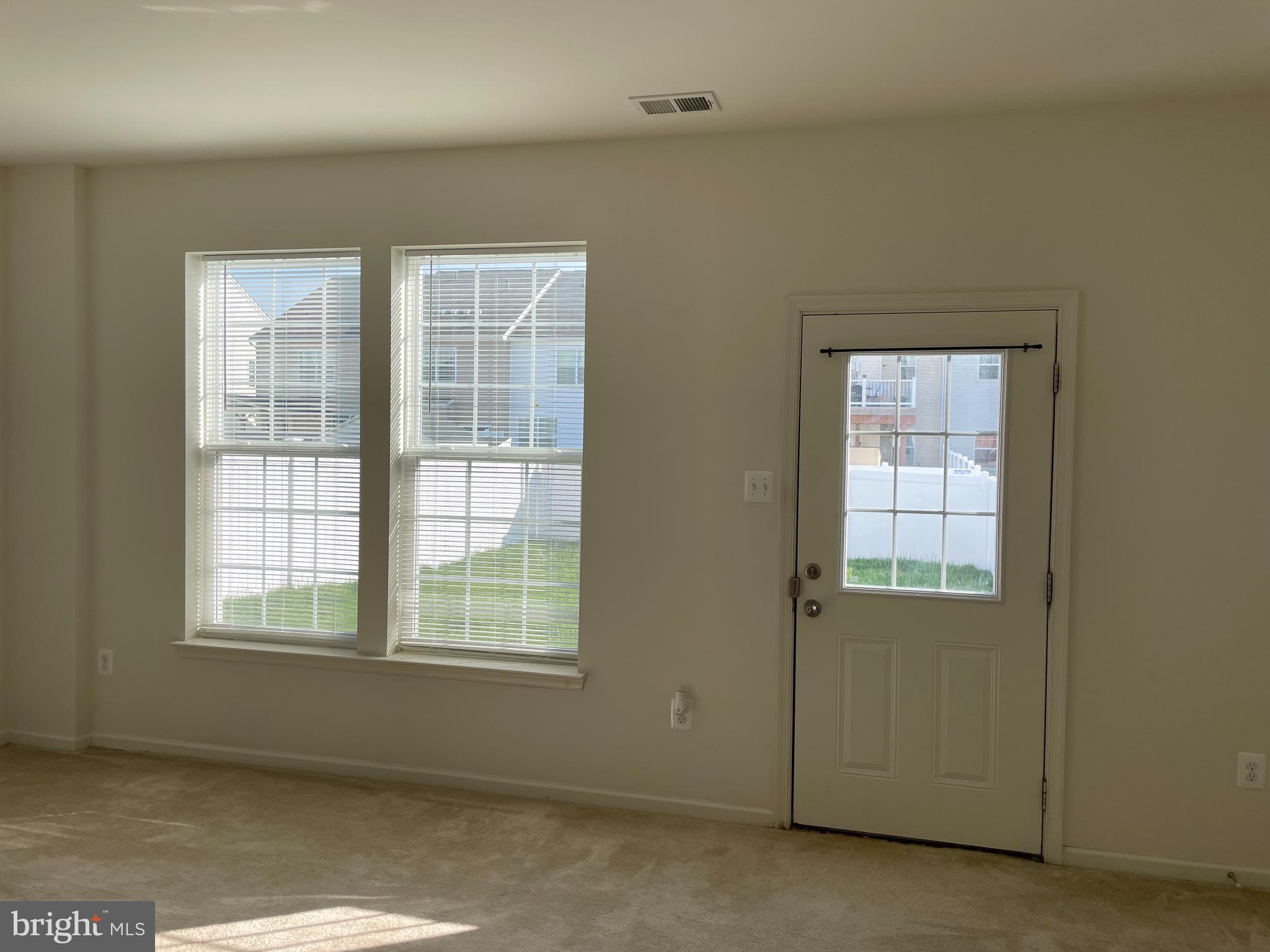 COLLEGIATE ACRES - Residential Lease