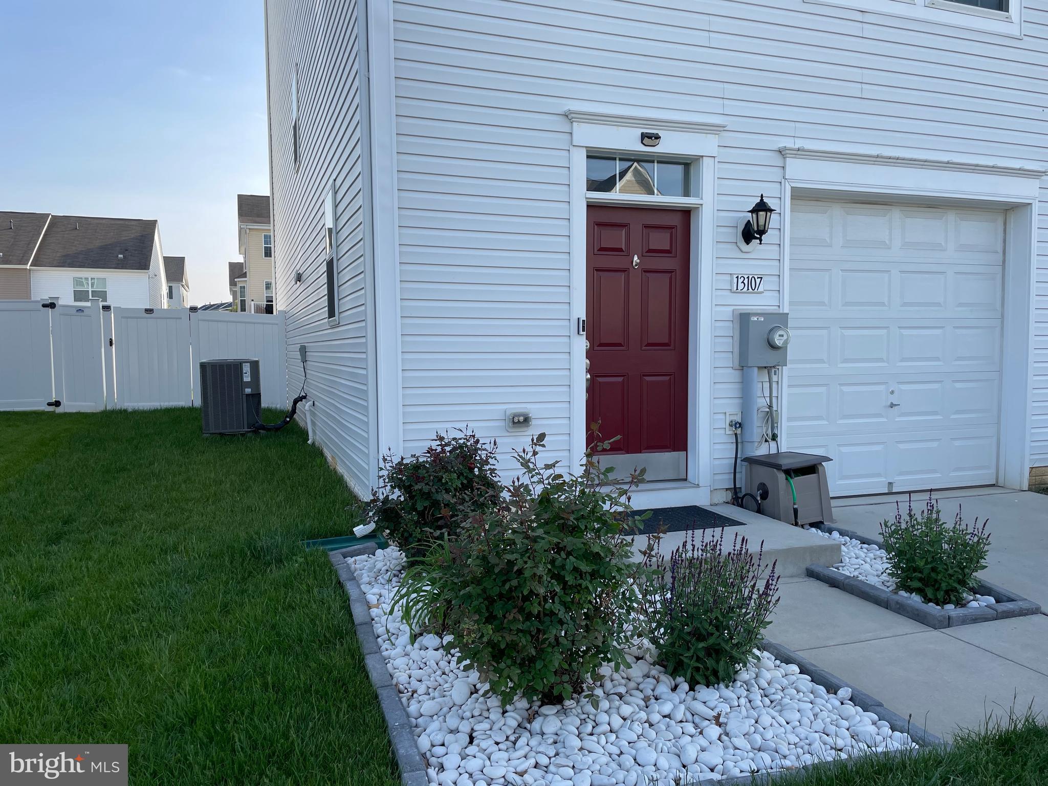 COLLEGIATE ACRES - Residential Lease