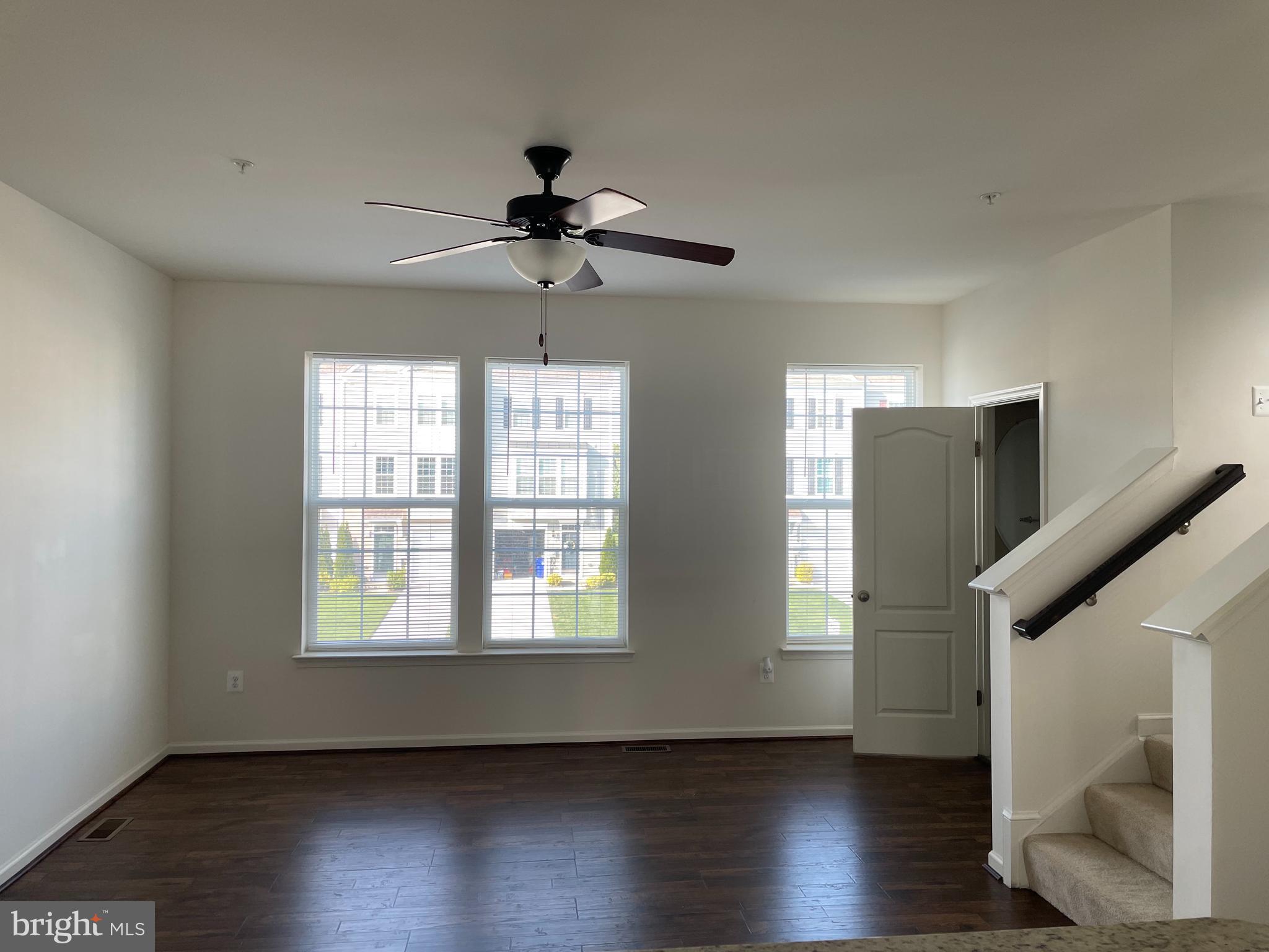 COLLEGIATE ACRES - Residential Lease