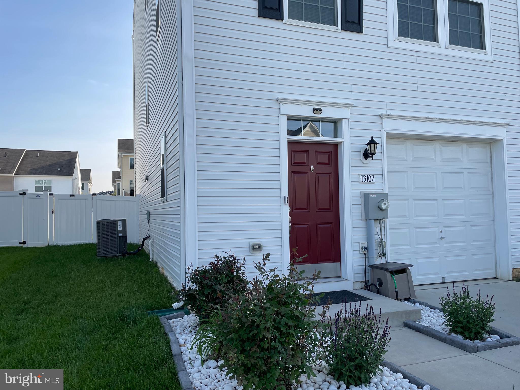 COLLEGIATE ACRES - Residential Lease