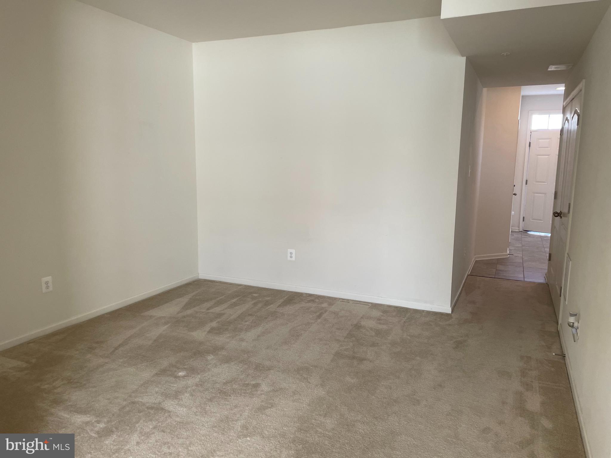 COLLEGIATE ACRES - Residential Lease