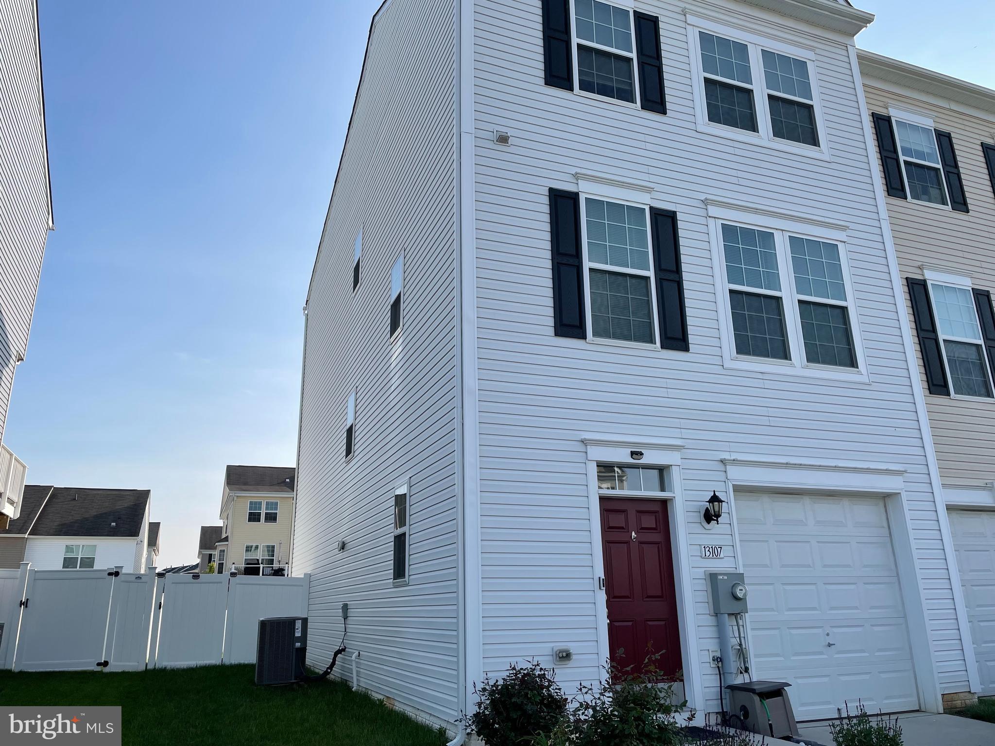 COLLEGIATE ACRES - Residential Lease