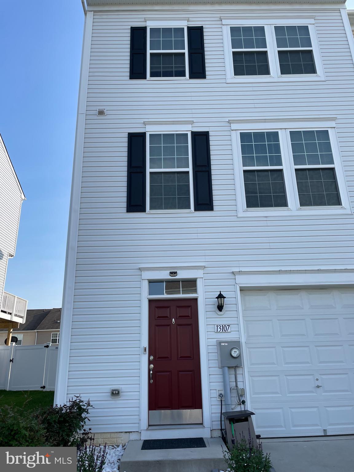 COLLEGIATE ACRES - Residential Lease