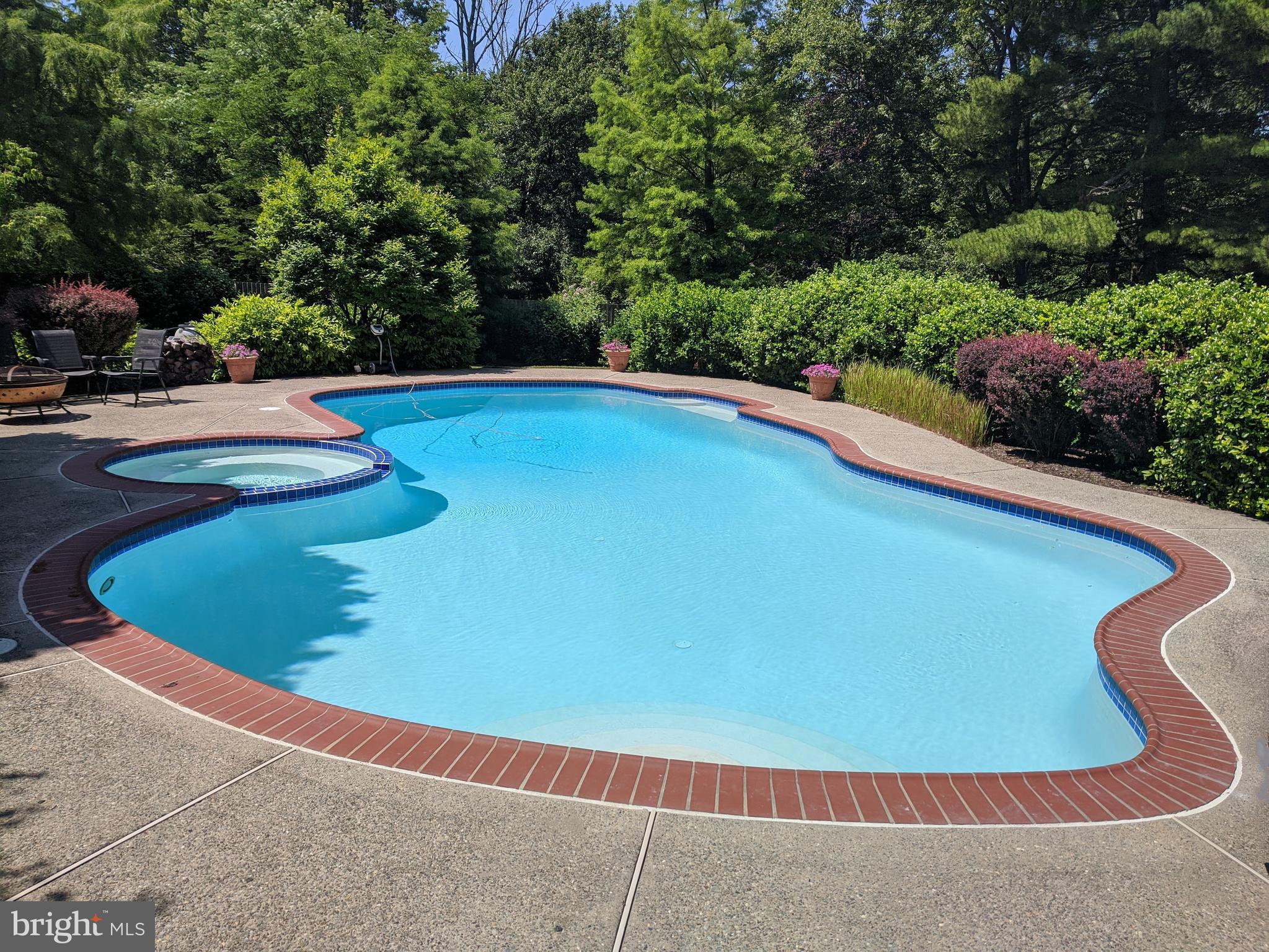 GWYNEDD KNOLL - Residential