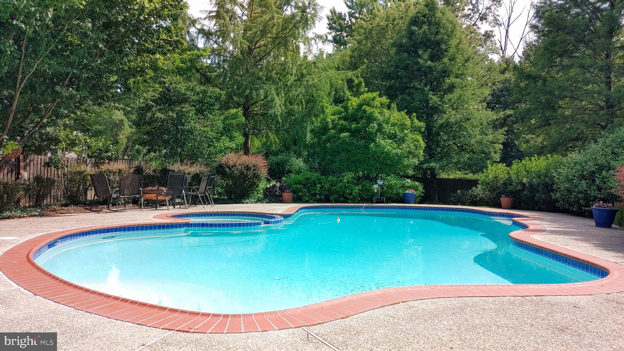 GWYNEDD KNOLL - Residential