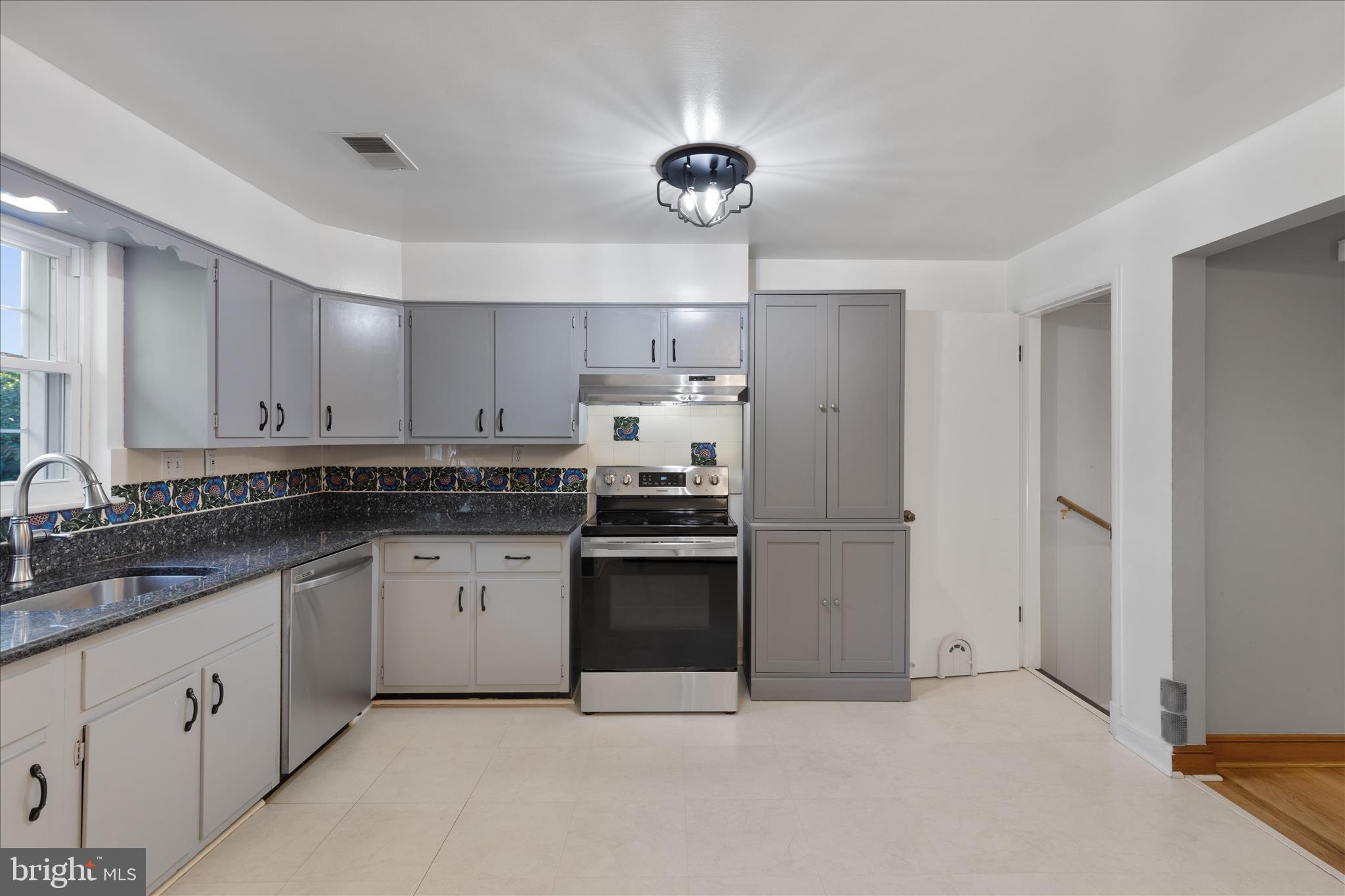 LANDOVER - Residential