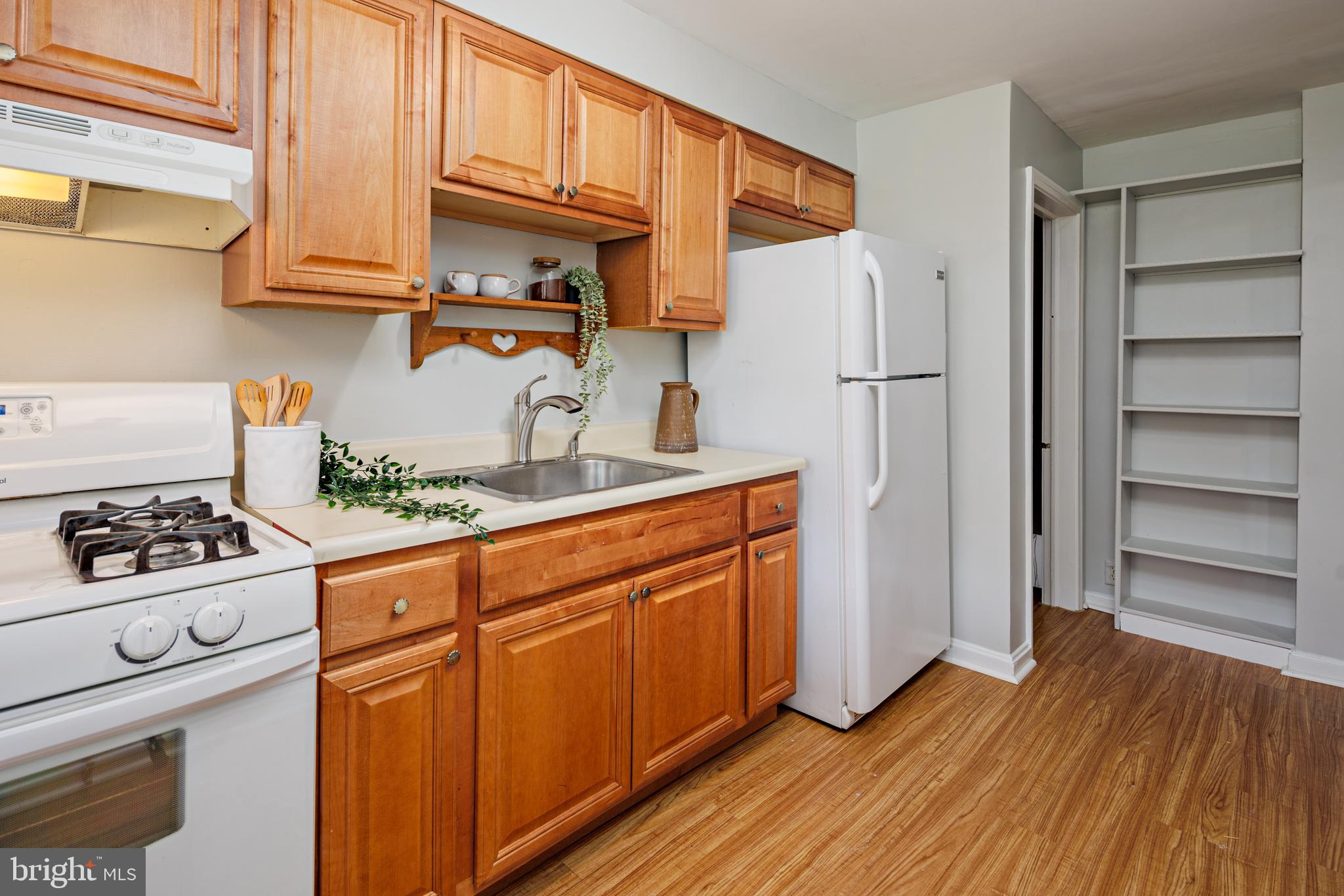 KEN KNOLL - Residential