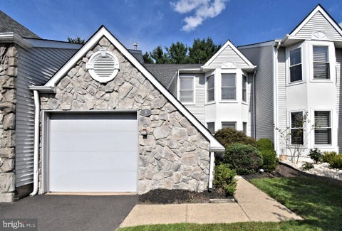 Townhouse For Rent - 6 Kanon Court<br/> Bucks County, NEWTOWN, PA 18940