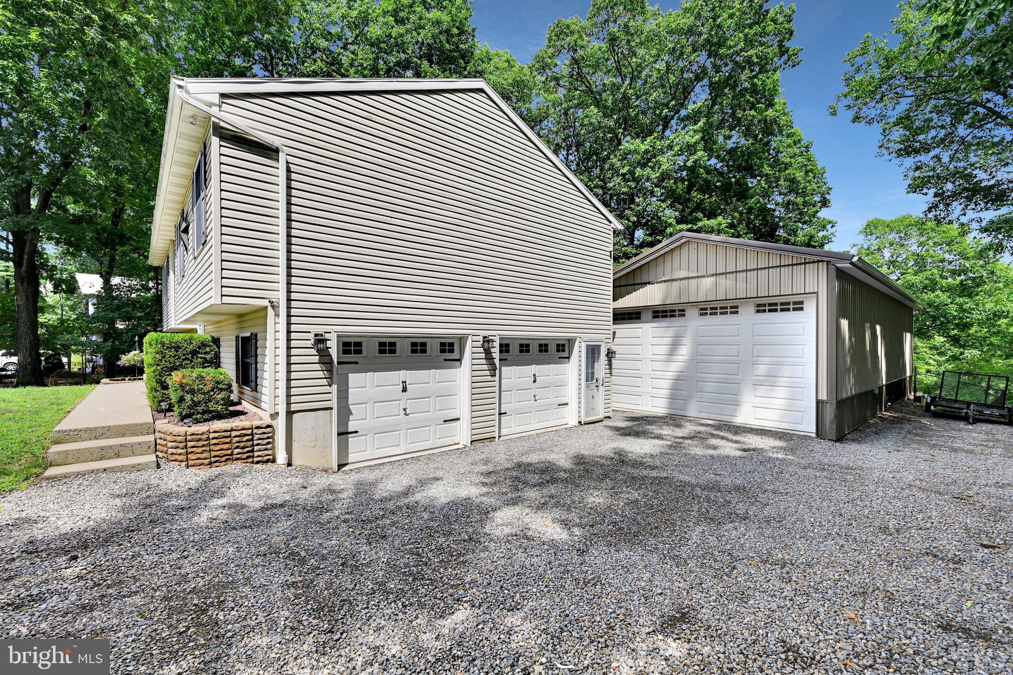 516 COYOTE DRIVE