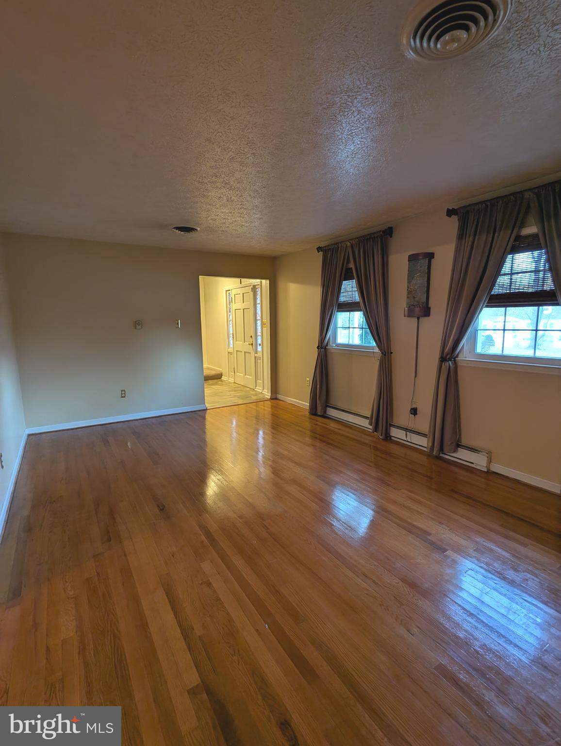 FOREST KNOLLS 01 - Residential