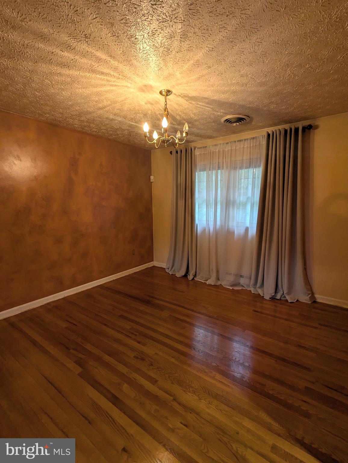 FOREST KNOLLS 01 - Residential