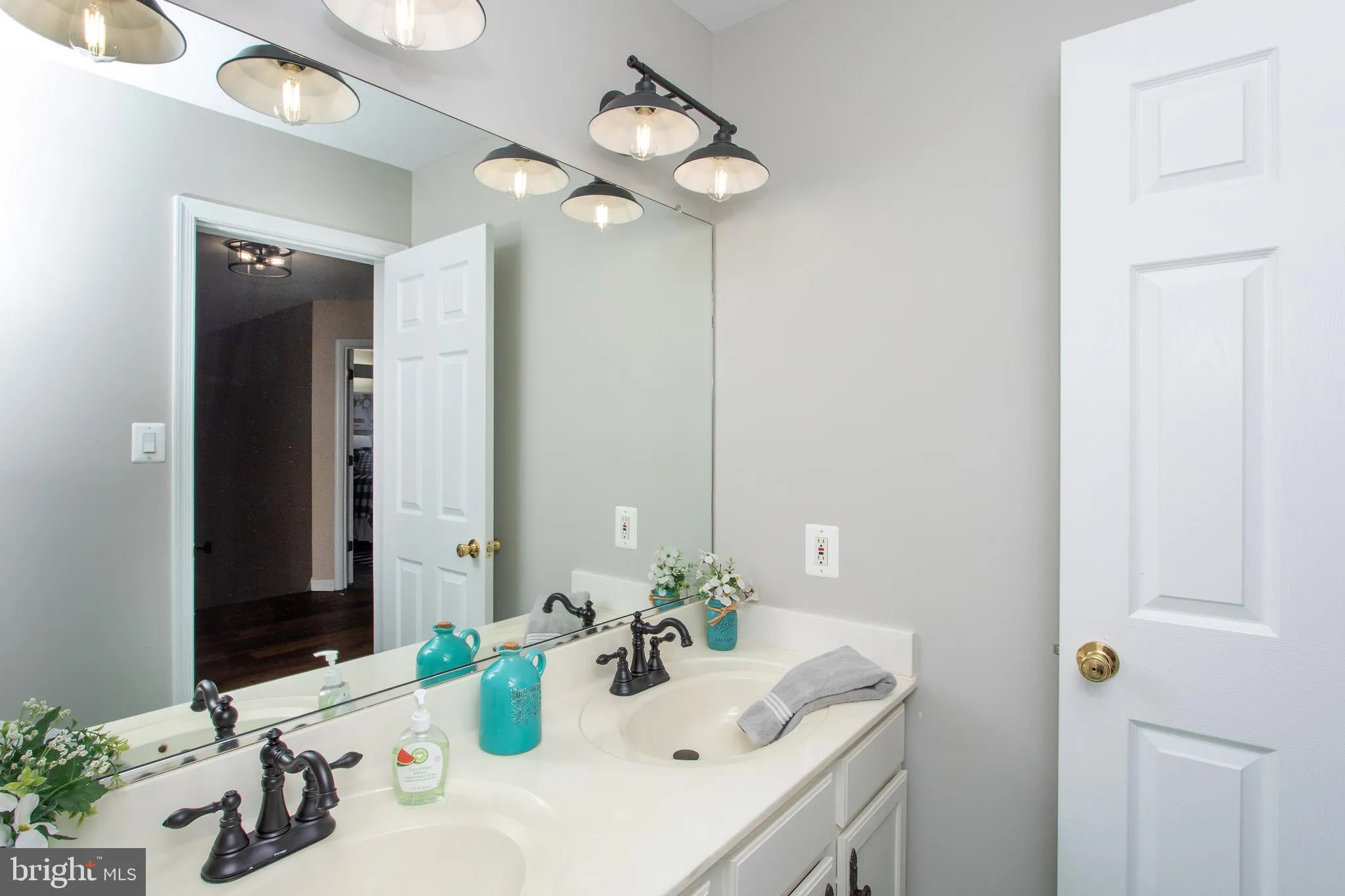 Mechanicsville, Maryland 20659, United States, 4 Bedrooms Bedrooms, ,3 BathroomsBathrooms,Residential,Pending,7112