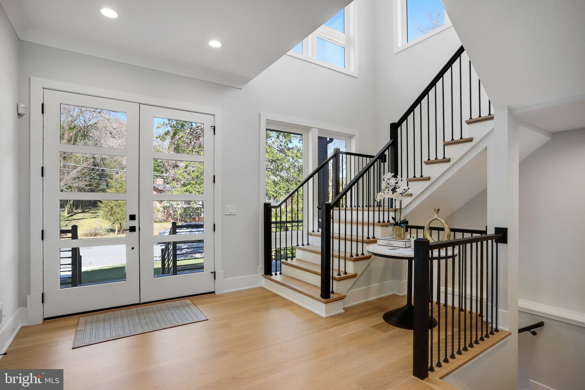 FAIRFAX VILLA - Residential