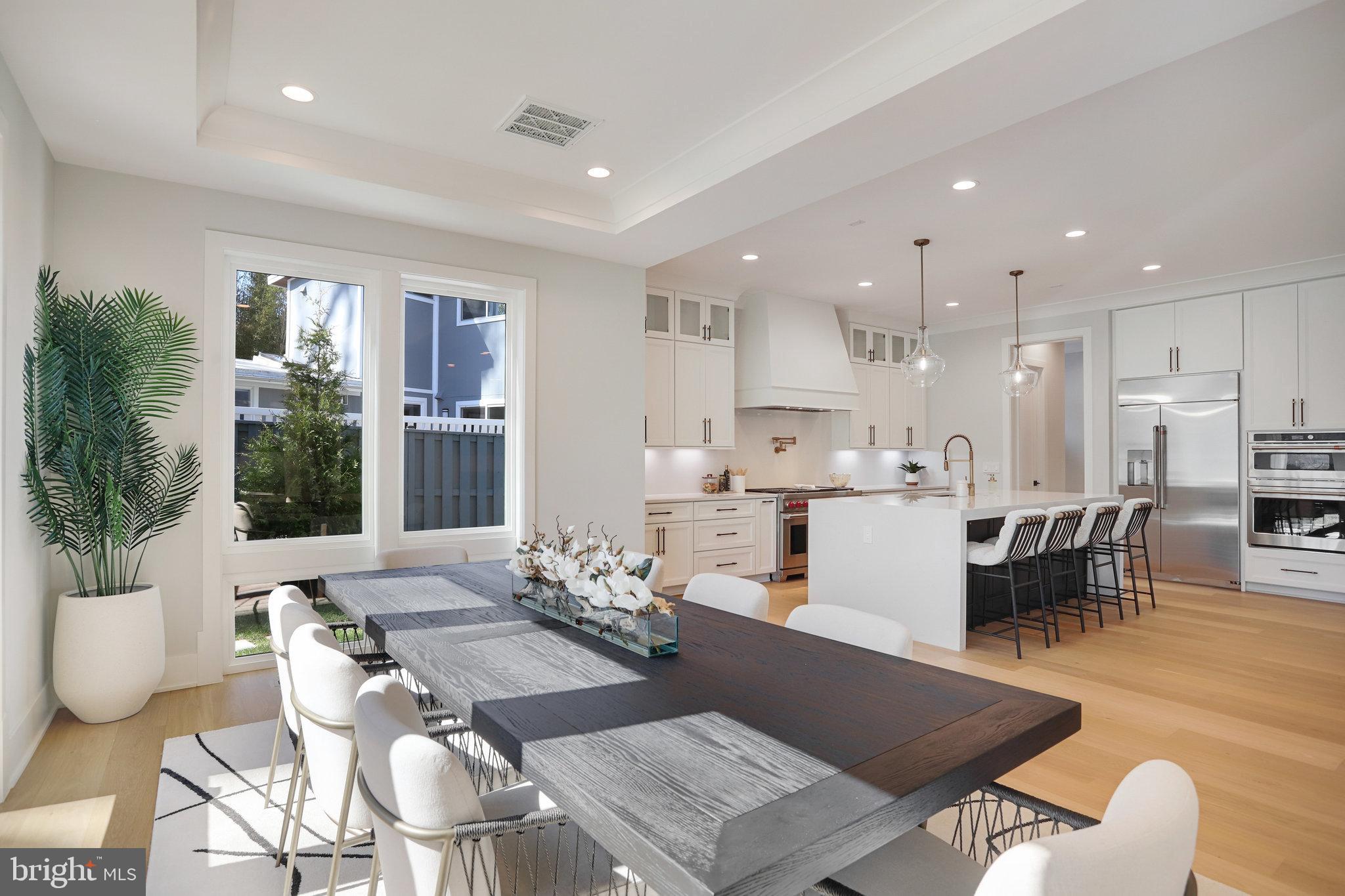 FAIRFAX VILLA - Residential