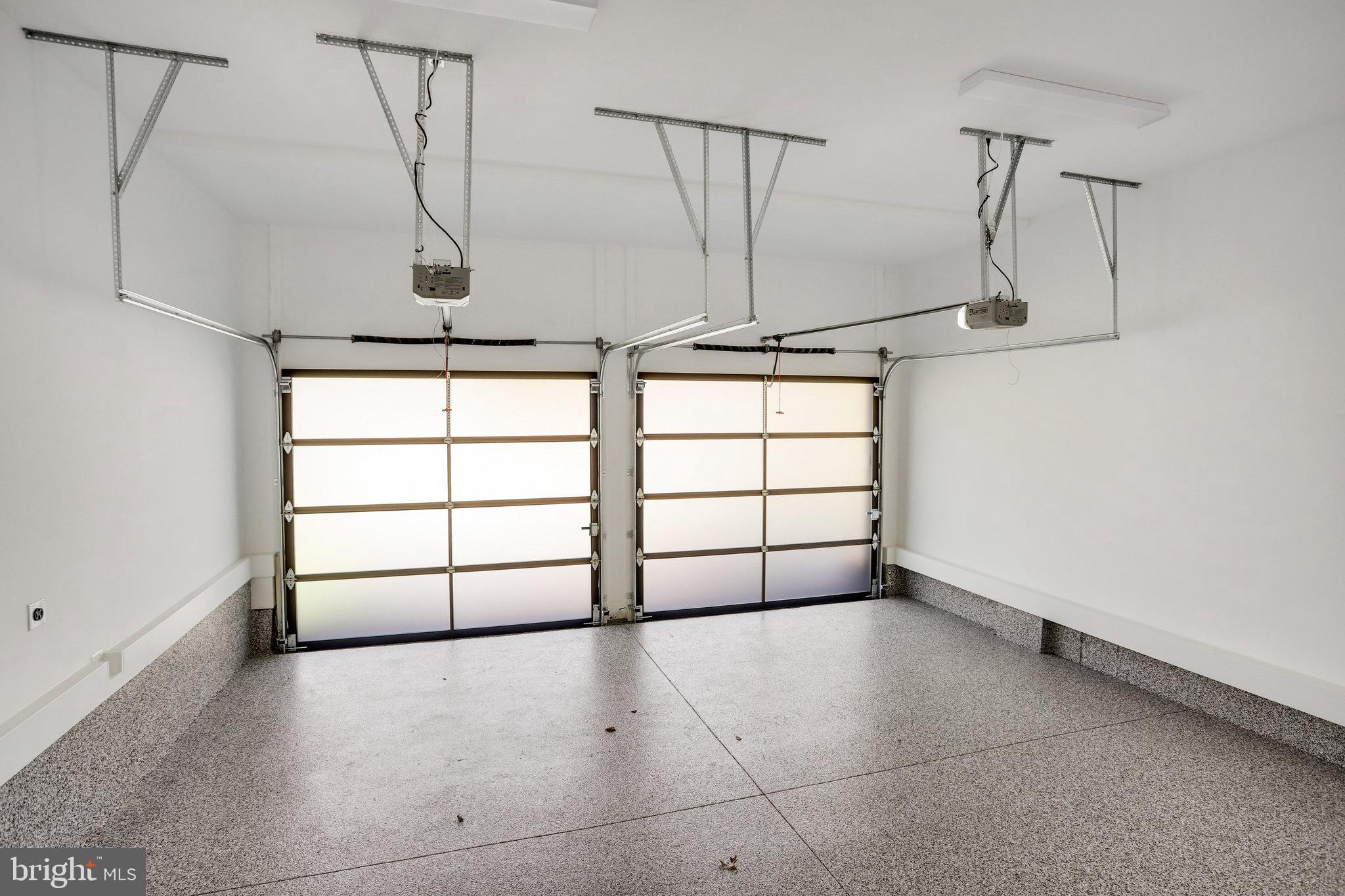 FAIRFAX VILLA - Residential