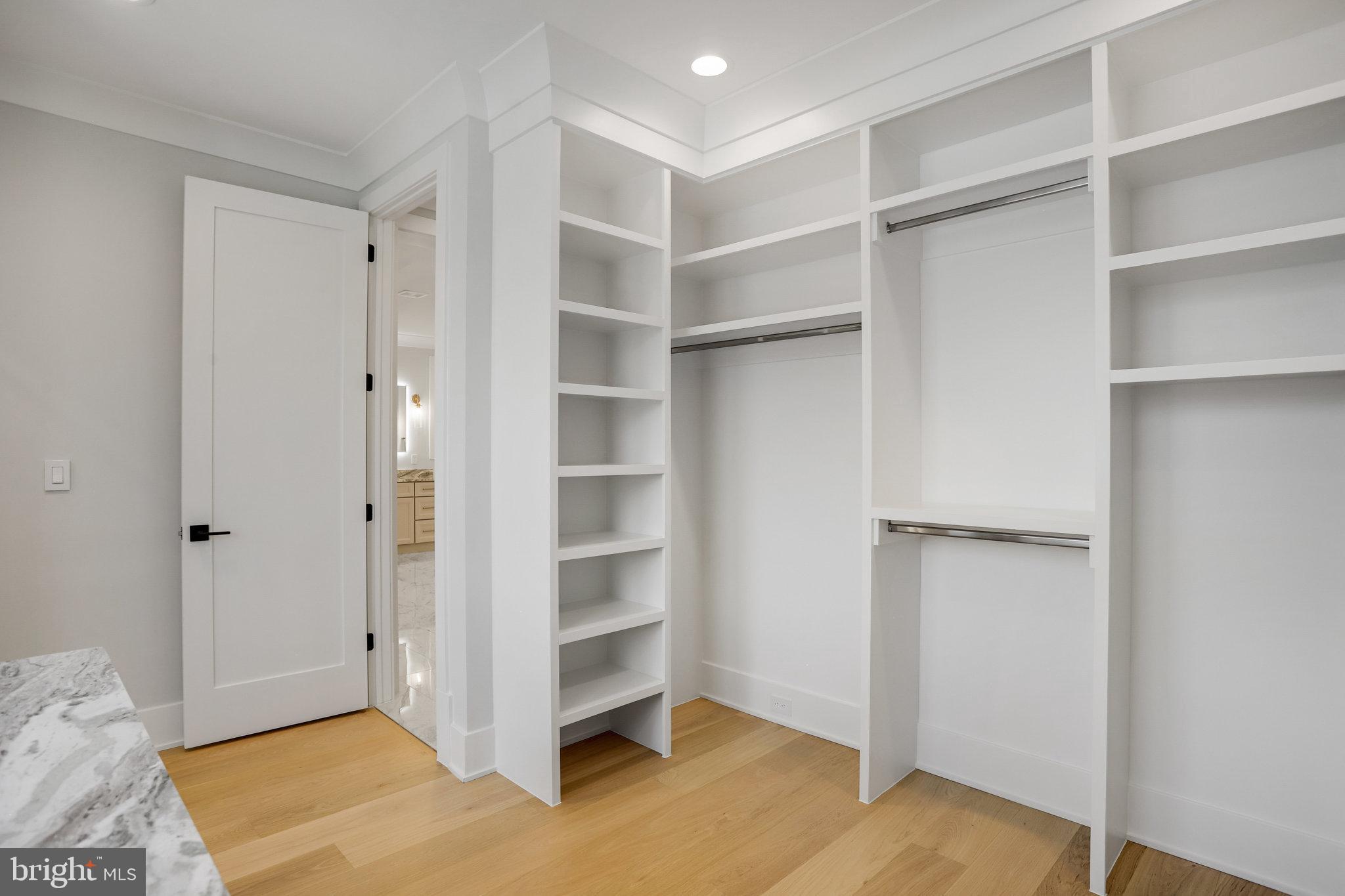 FAIRFAX VILLA - Residential