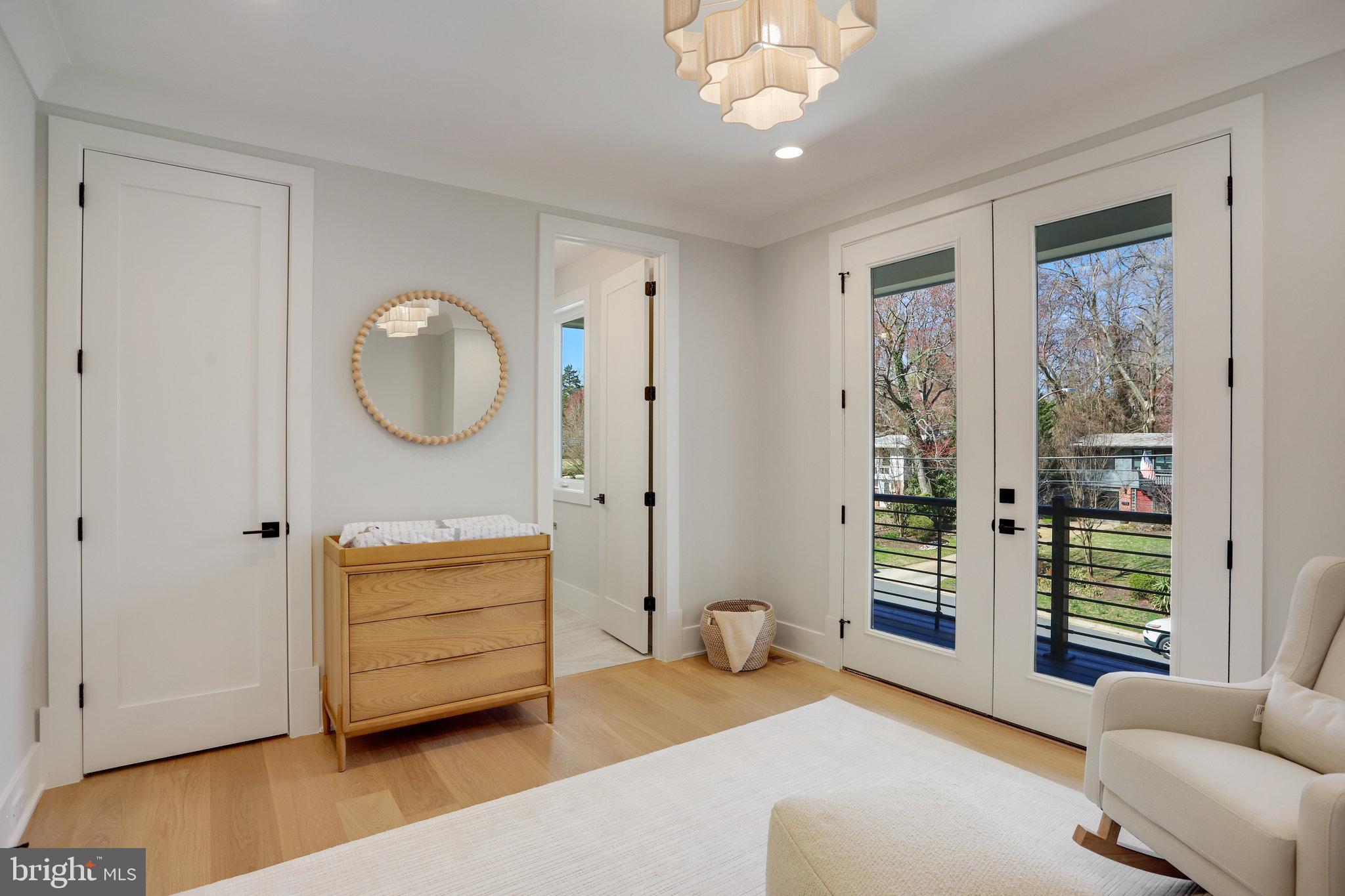 FAIRFAX VILLA - Residential