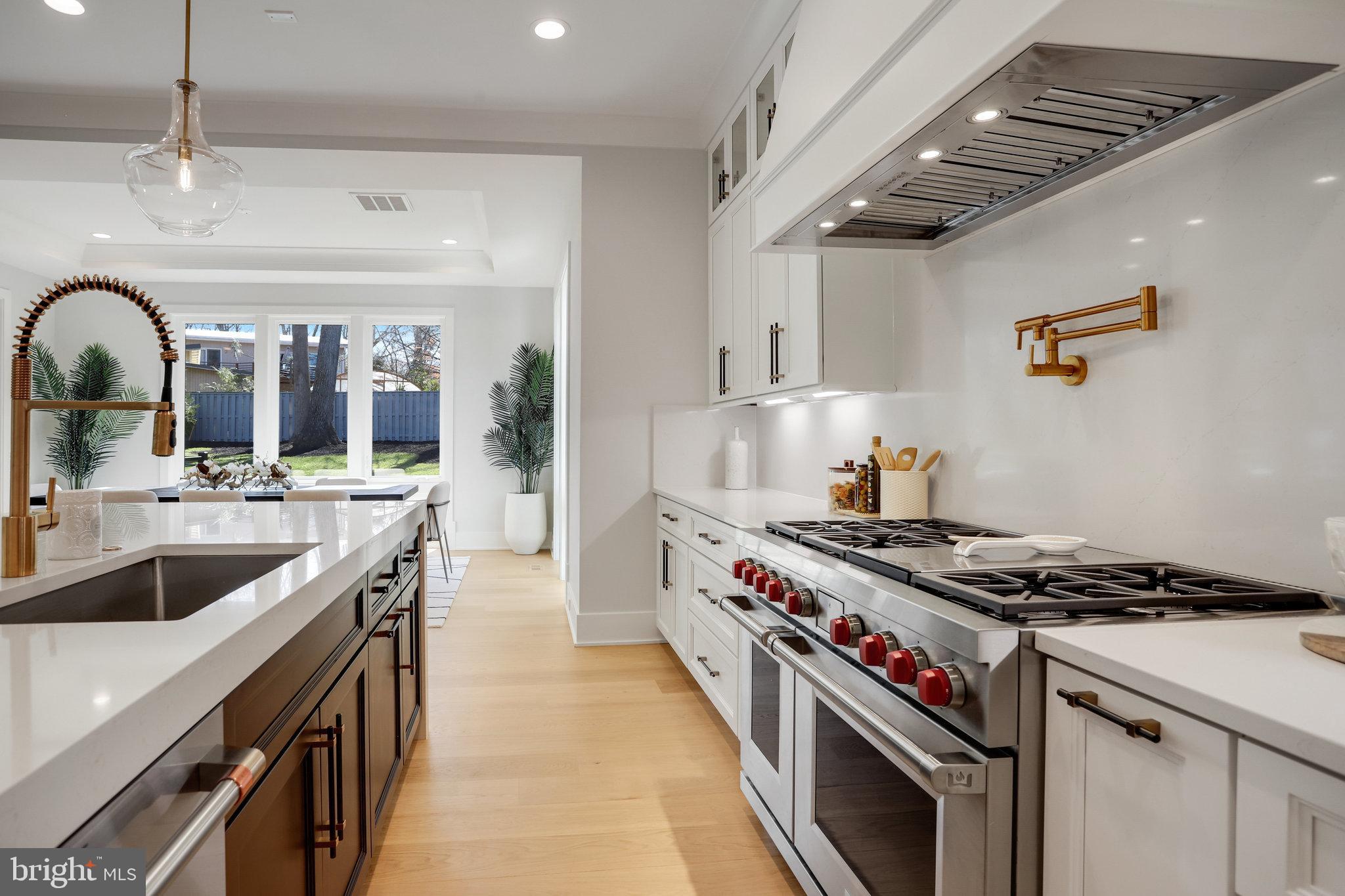 FAIRFAX VILLA - Residential