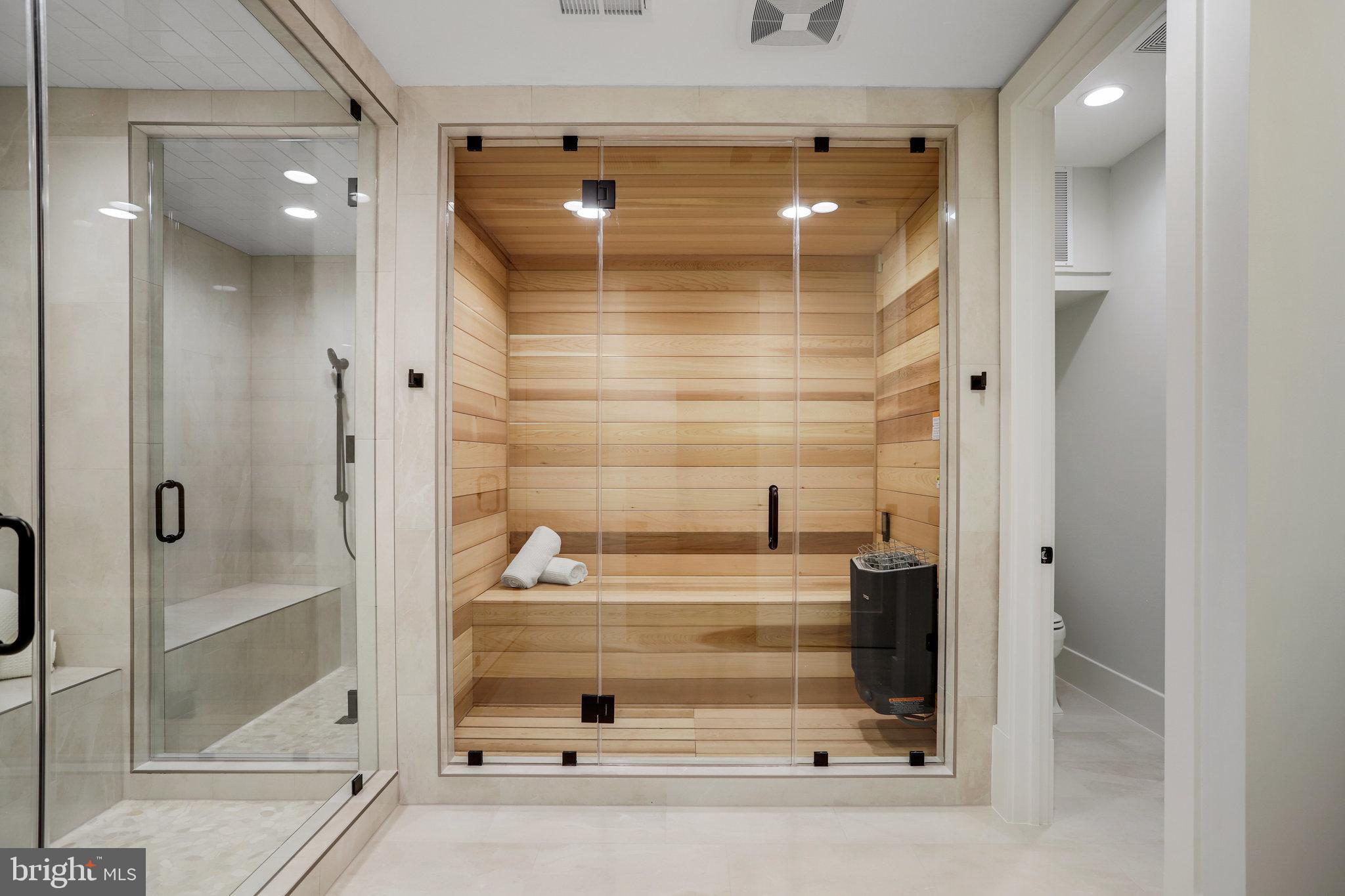 FAIRFAX VILLA - Residential