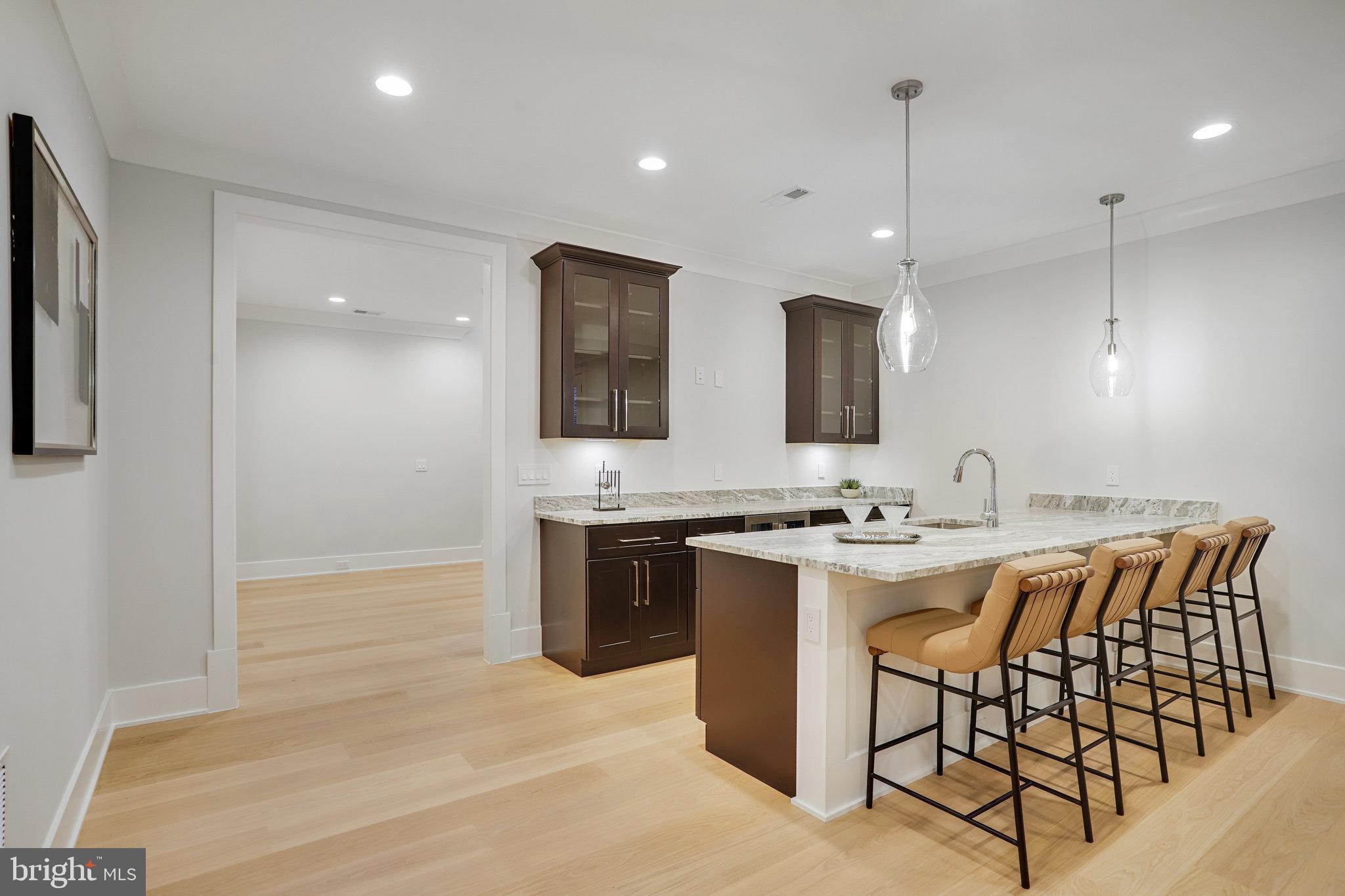 FAIRFAX VILLA - Residential