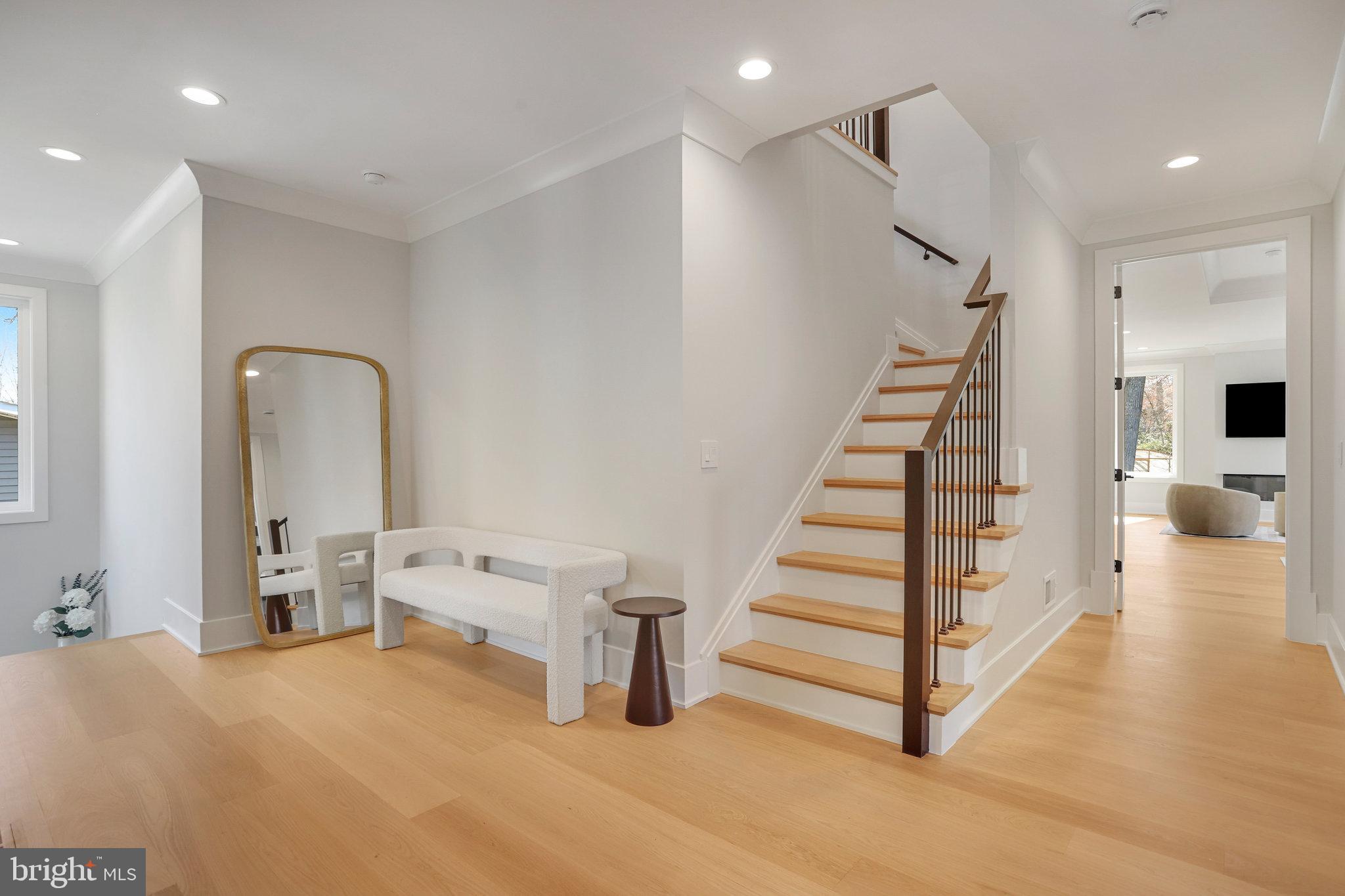 FAIRFAX VILLA - Residential