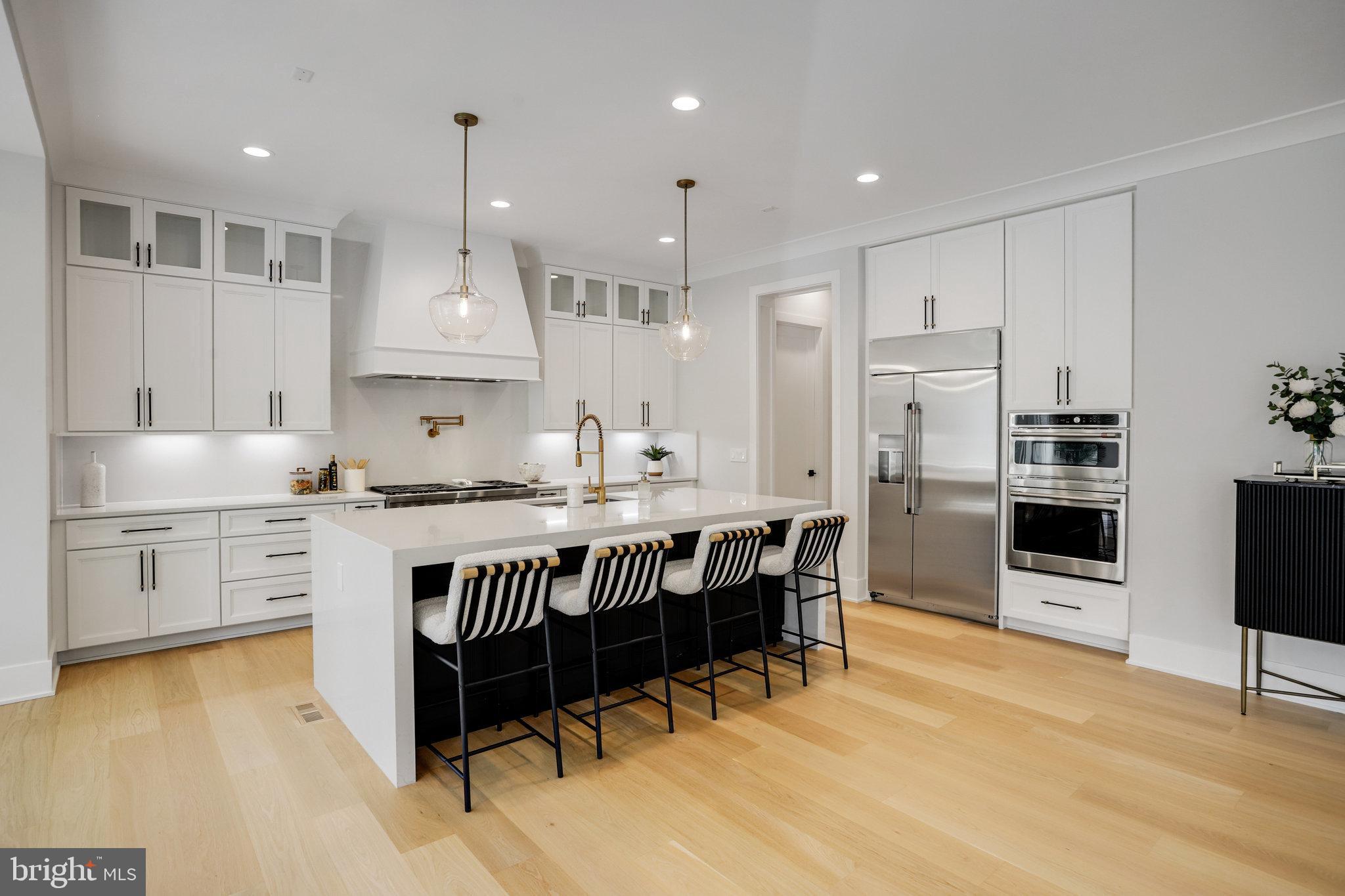 FAIRFAX VILLA - Residential