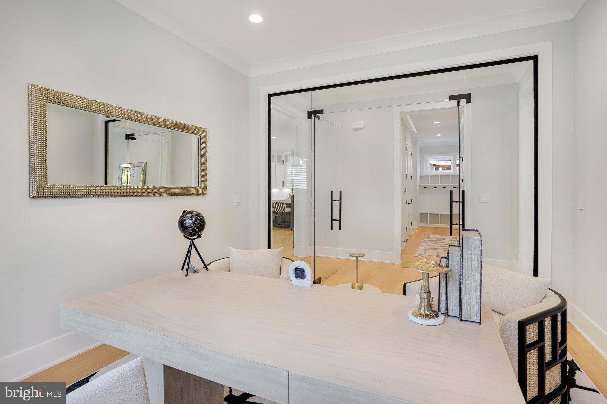 FAIRFAX VILLA - Residential