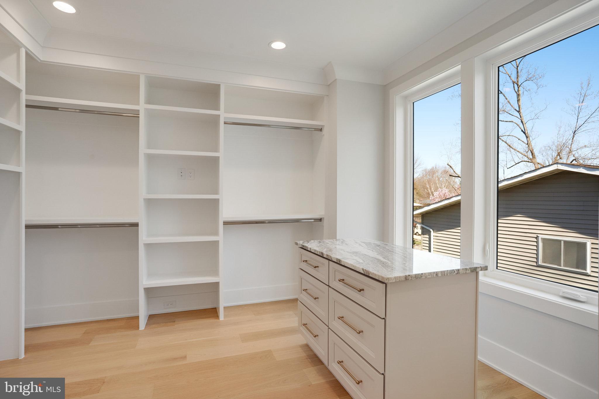 FAIRFAX VILLA - Residential