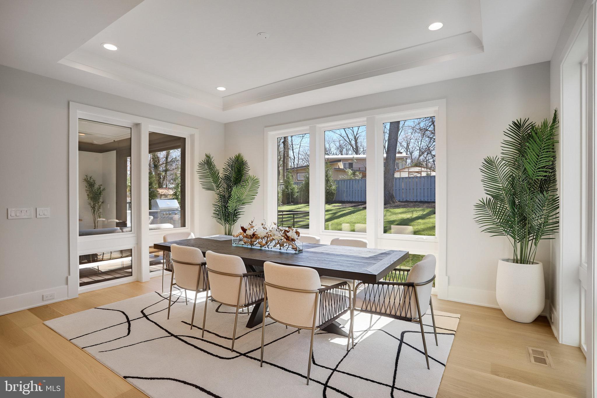 FAIRFAX VILLA - Residential