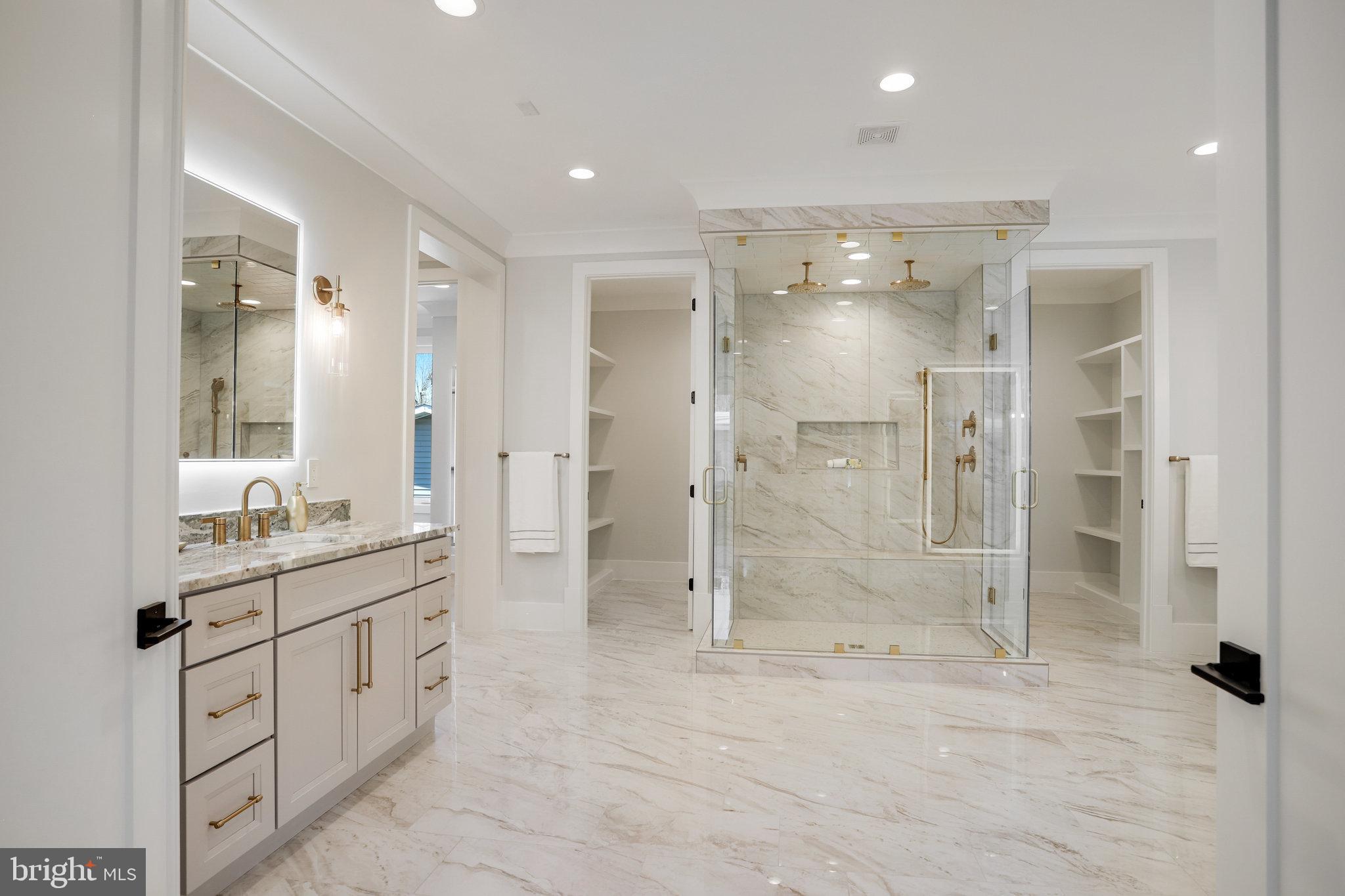 FAIRFAX VILLA - Residential