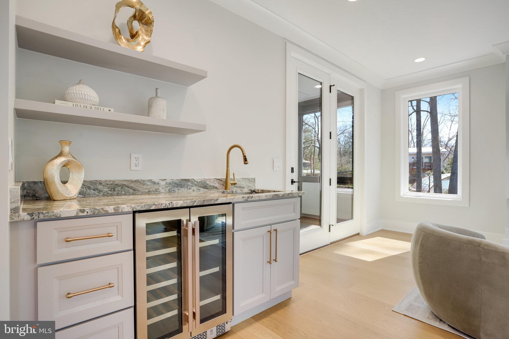 FAIRFAX VILLA - Residential