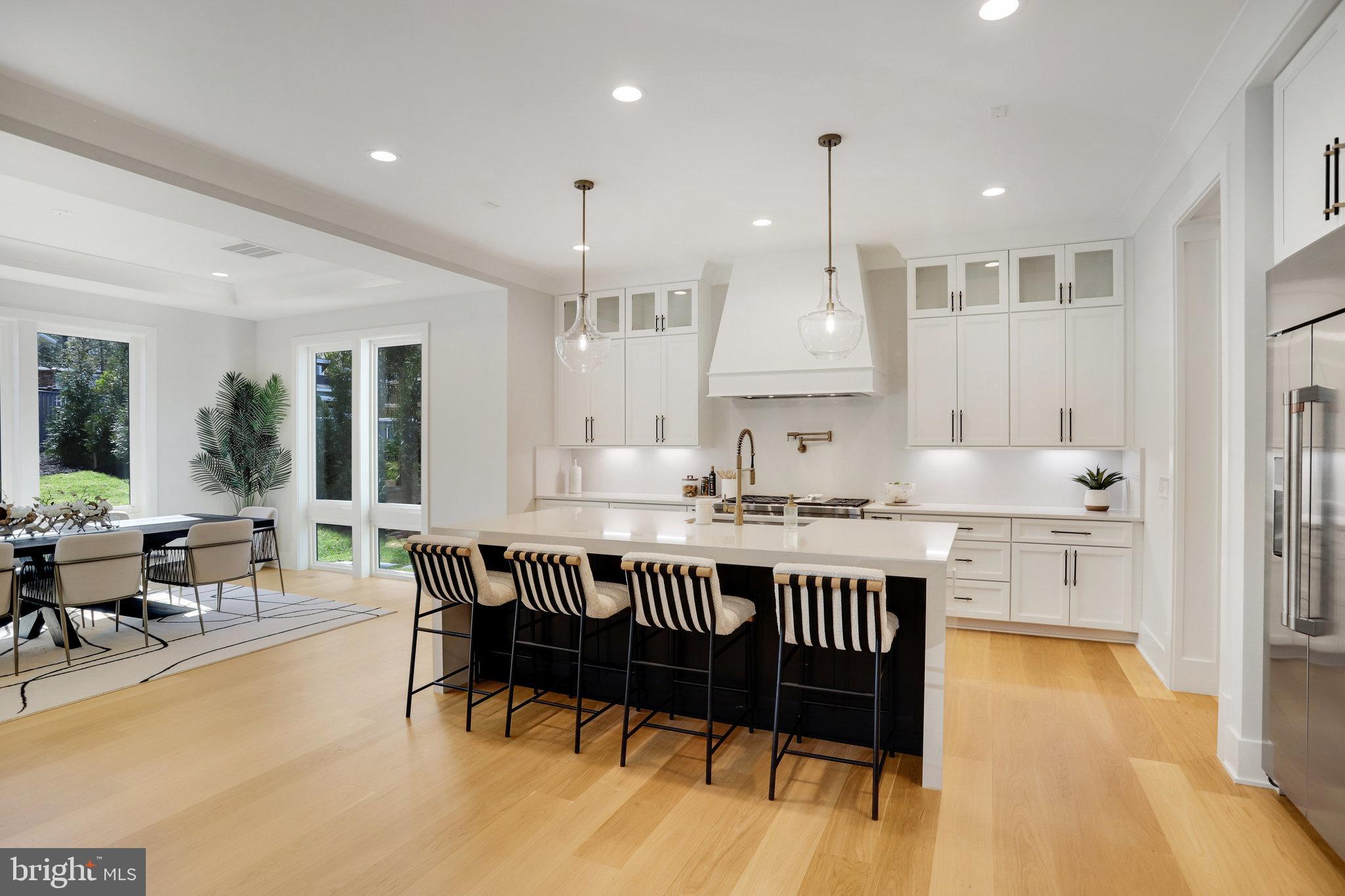 FAIRFAX VILLA - Residential