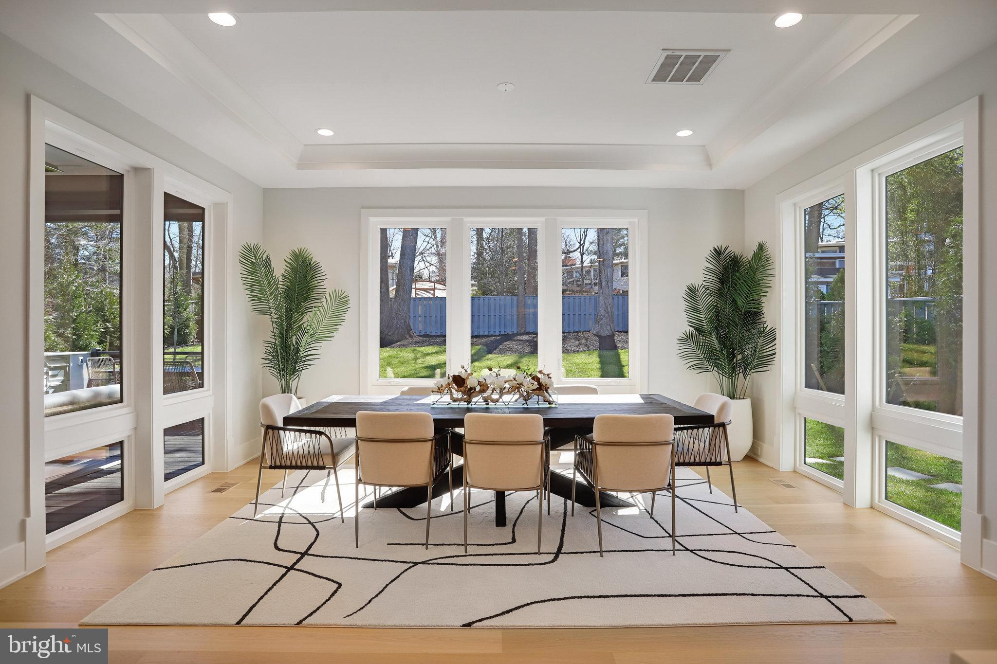 FAIRFAX VILLA - Residential